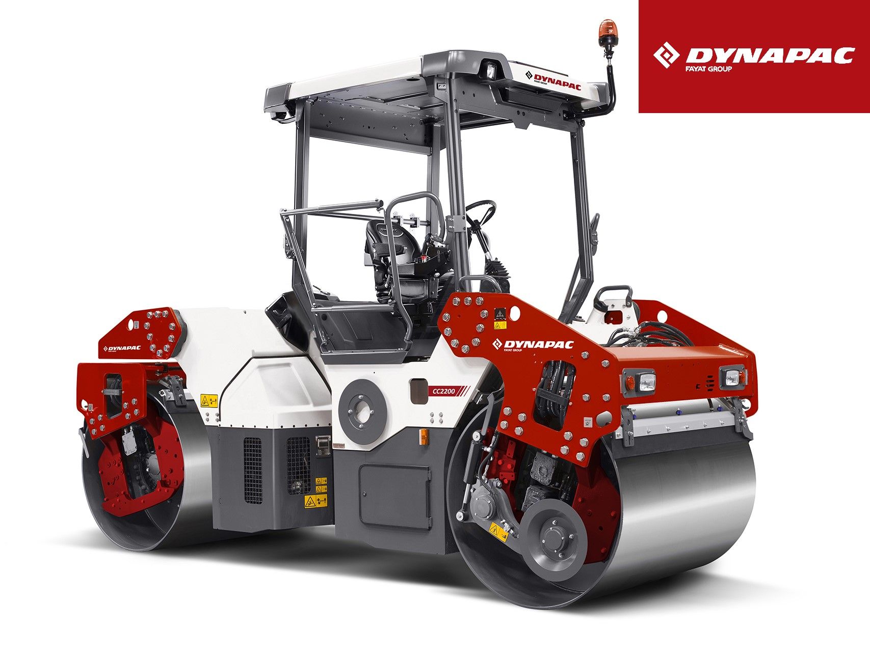 XE LU RUNG DYNAPAC HAI TRỐNG THÉP CC2200