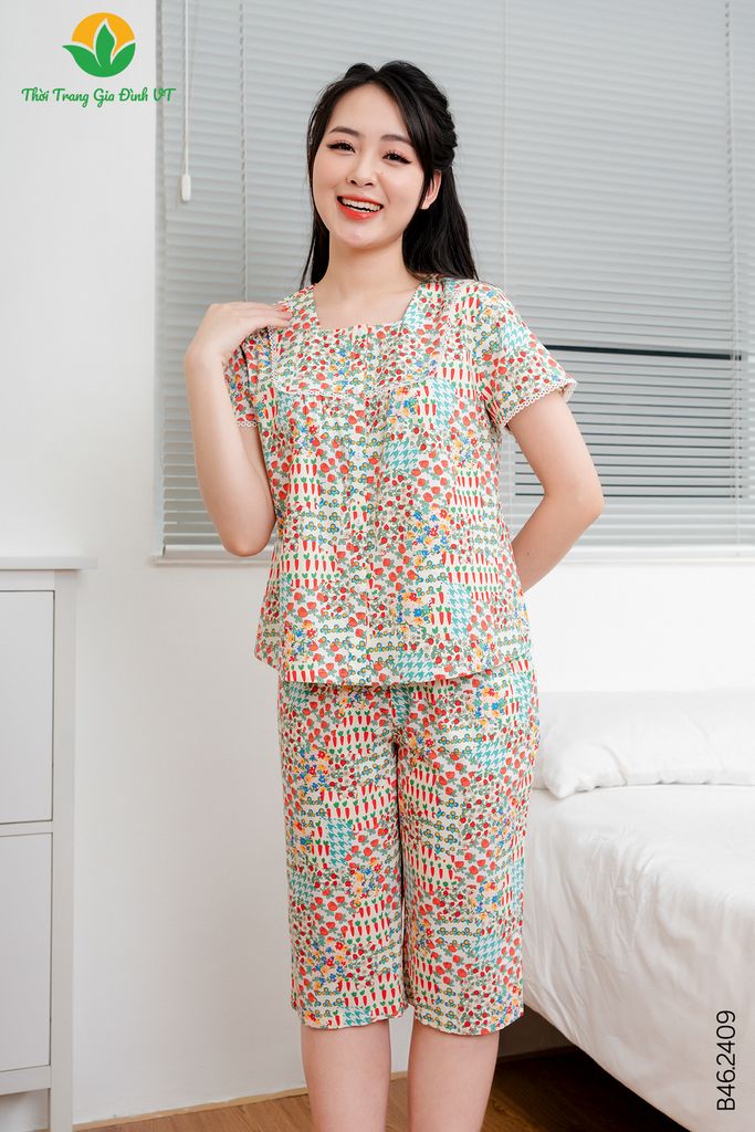 B46.2409.Bộ cotton nữ quần lửng áo cộc tay mở khuy phối ren