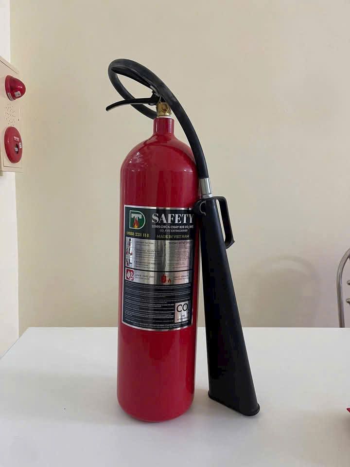 BÌNH CHỮA CHÁY SAFETY CO2 5KG CÓ TEM KIỂM ĐỊNH