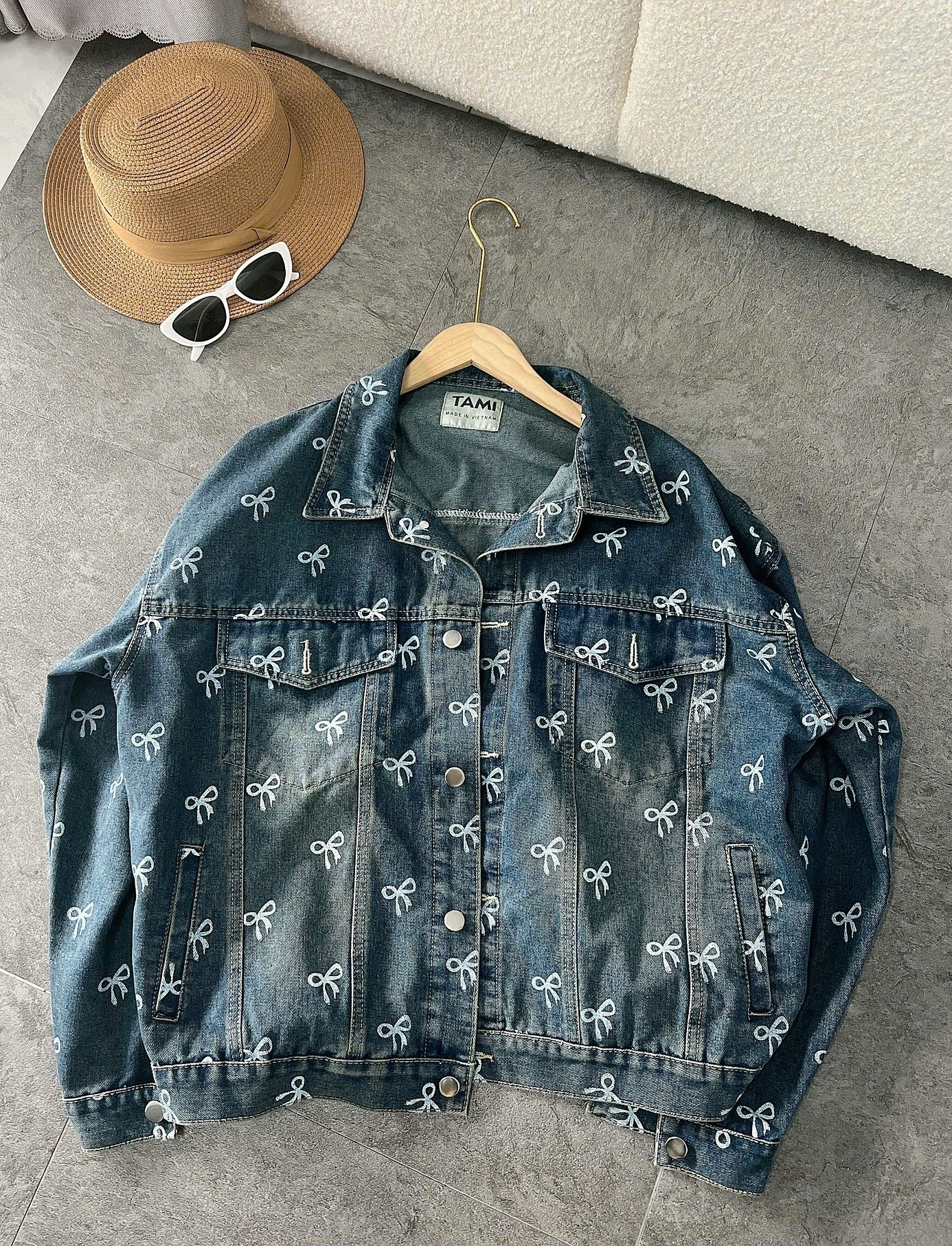 Áo khoác jeans wax màu họa tiết nơ - JEANS ĐẬM - P183