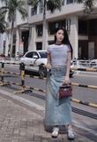 Set áo thun crt viền màu mix chân váy jeans dài - H441 ( S< 68, M <70, L <74)
