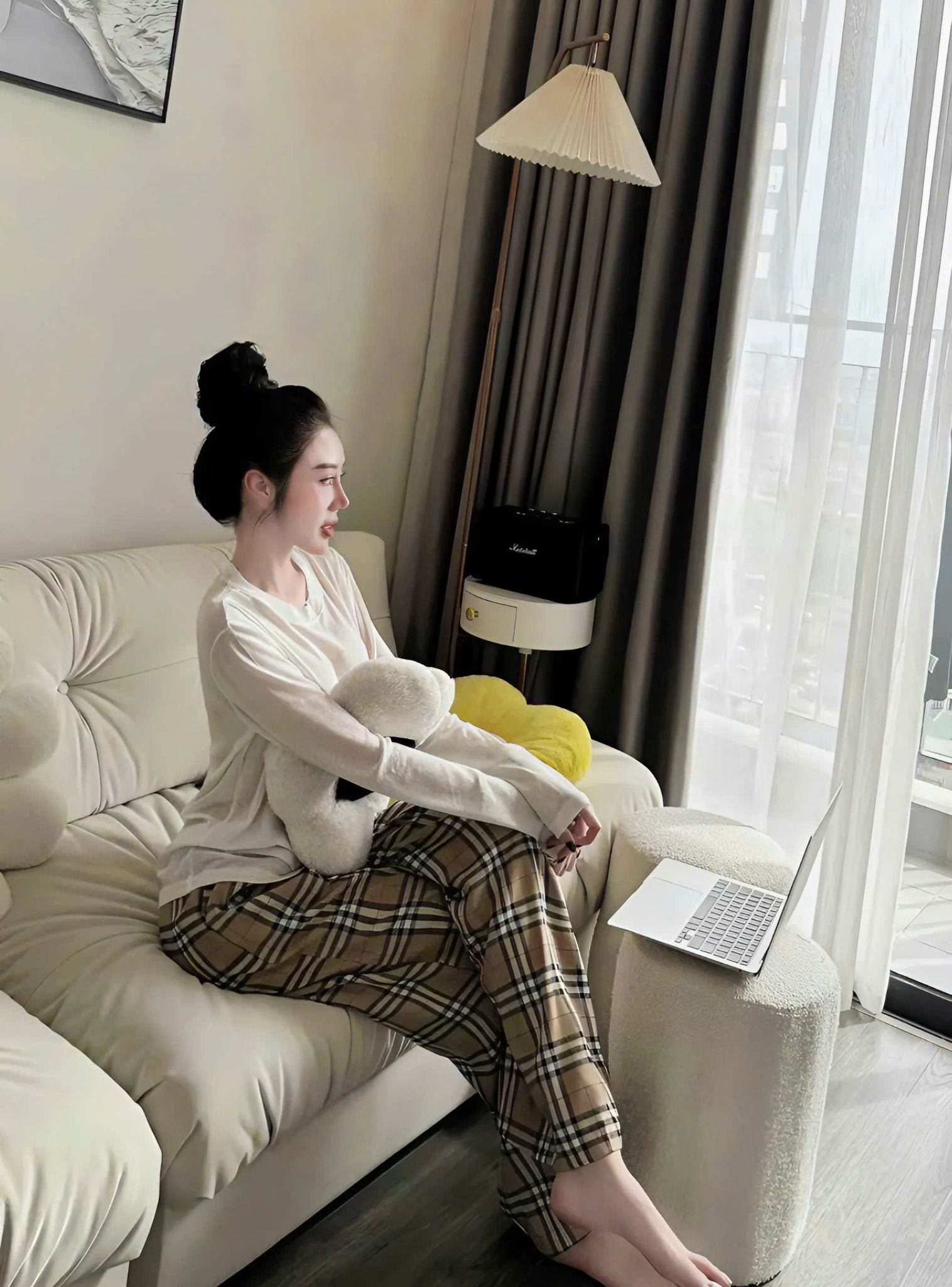 Set áo tay dài mix quần suông kẻ sọc - R09