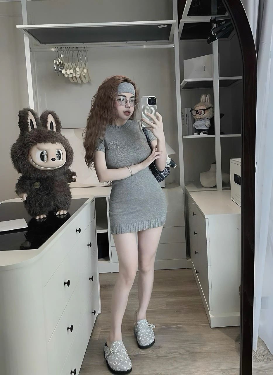 Đầm len body thuê MIUMIU - XÁM - U577 ( S < 52kg, m < 57 kg )