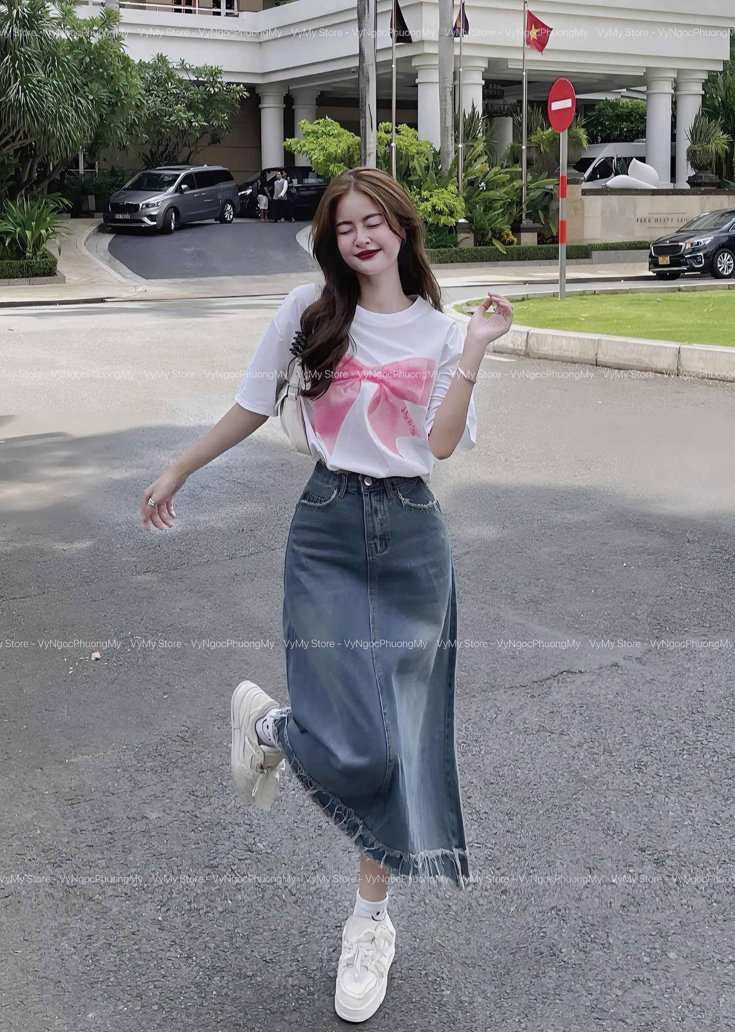 Set áo thun nơ hồng kèm chân váy jeans dài - H416 ( eo S<68, M< 70, L< 72) ( KHÔNG KÈM NỊT )