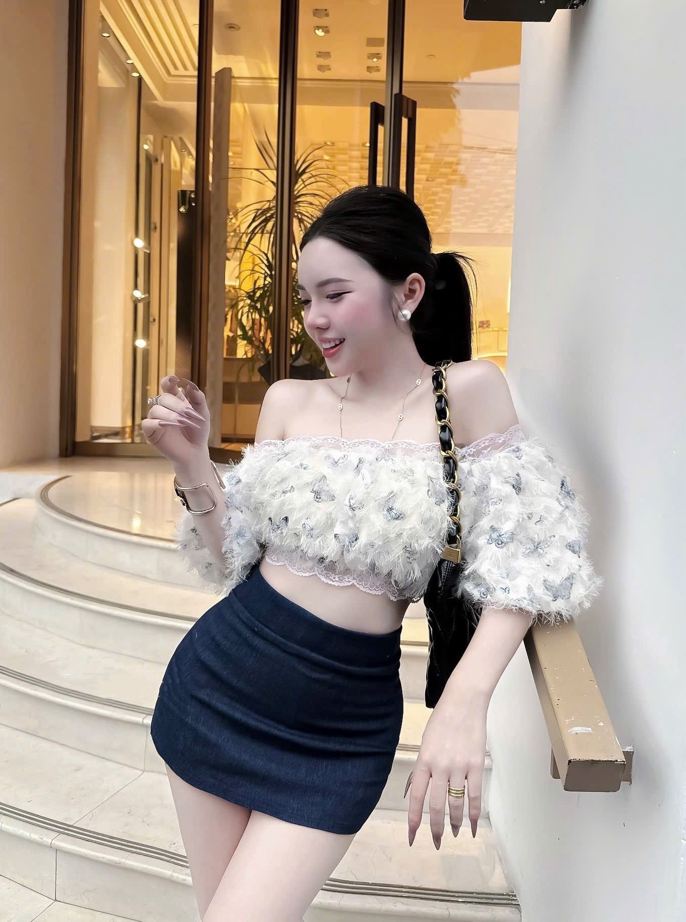Set áo trễ vai viền ren đính bướm mix chân váy - XANH - V50 (eo S<68, M<72)