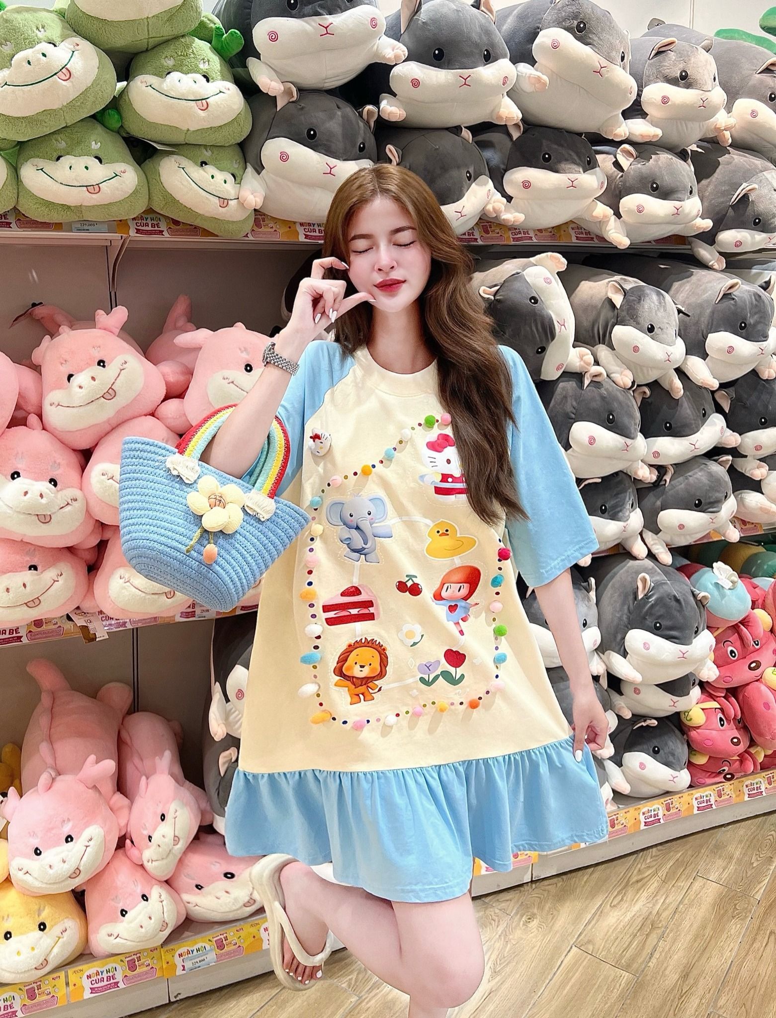Đầm suông đuôi bèo họa tiết HELLO KITTY đính xốp - XANH DƯƠNG - H286