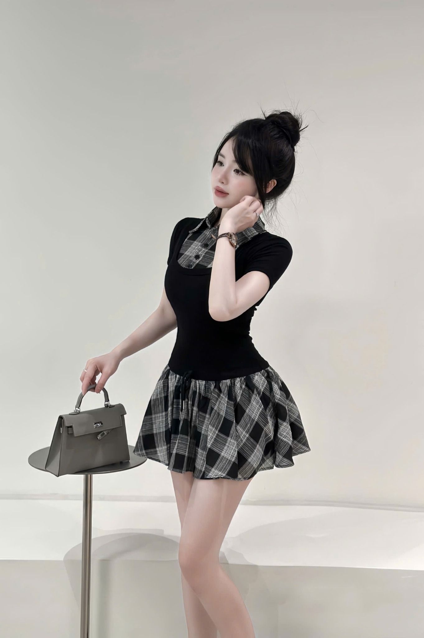 Đầm gân cổ sơ mi tay ngắn rút dây eo phối tùng - ĐEN - M208