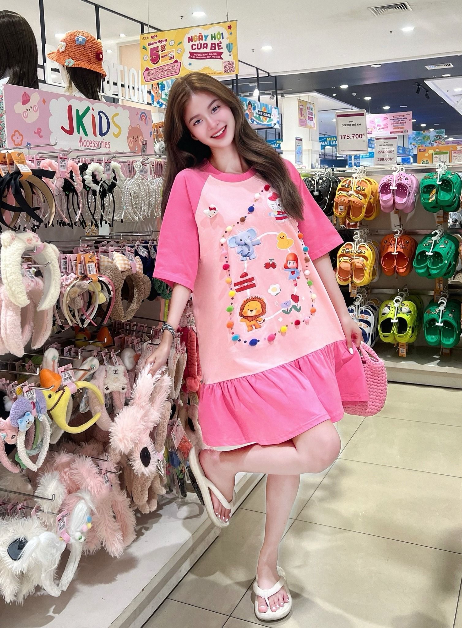 Đầm suông đuôi bèo họa tiết HELLO KITTY đính xốp - HỒNG - H285