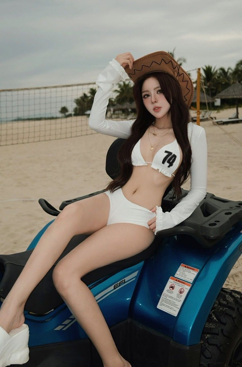 Set 3 món đi biển áo bra cột dây kèm khoác mix quần bikini đùi - T443