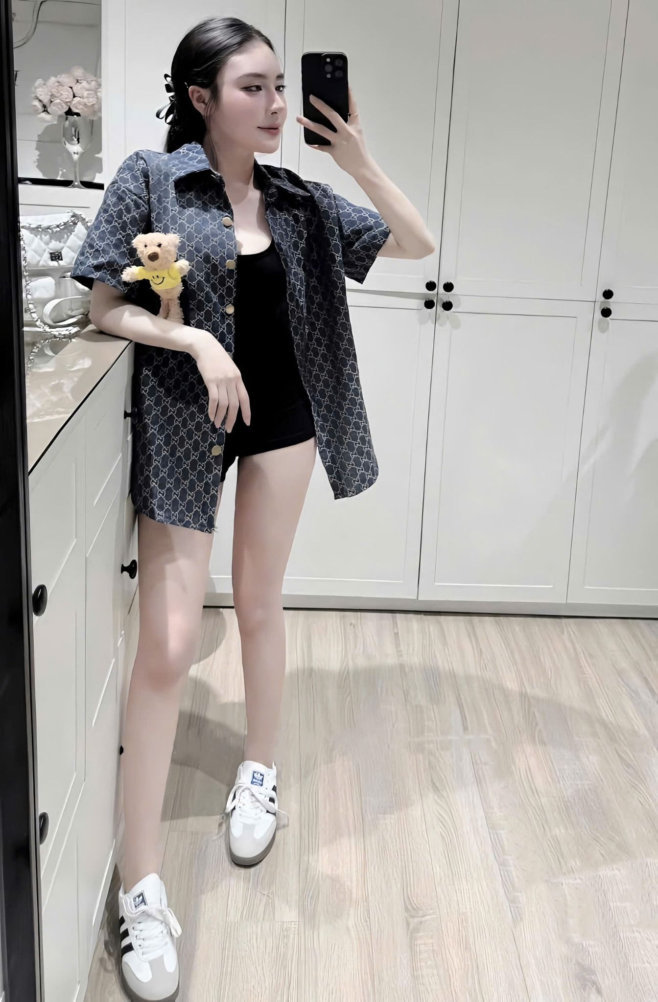 Set 4 món Jumsuit kèm khoác tay ngắn + nón + gấu - ĐEN - M25