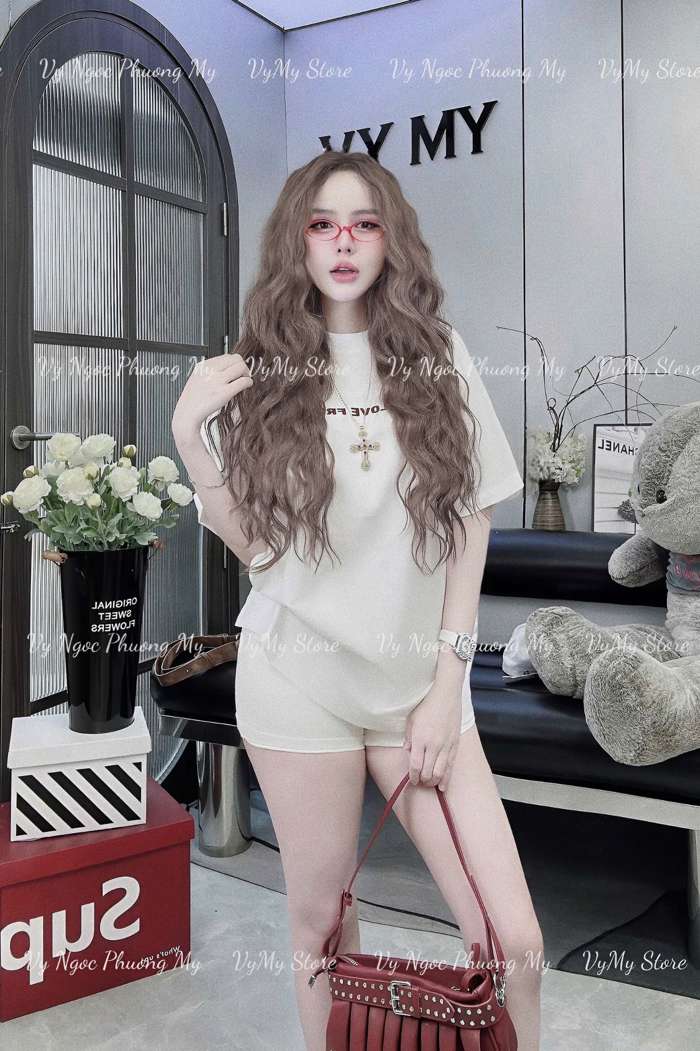 Aó thun form rộng chữ JI LOVE FREE - TRẮNG - M270 ( DÀI 69CM )