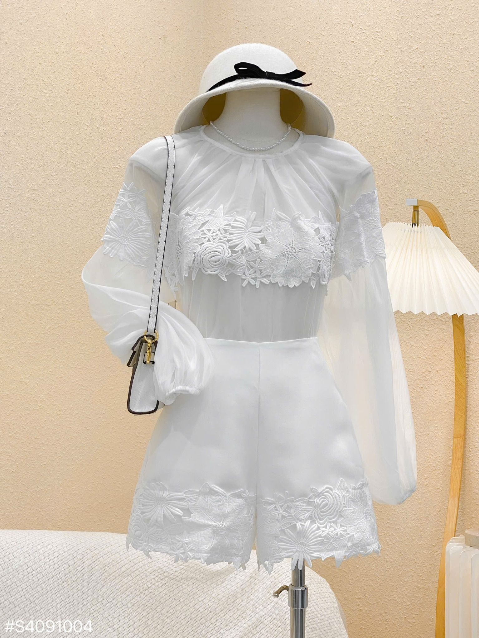 Set áo tay bồng cổ tròn mix quần tafta thêu ren hoa - TRẮNG - P365 ( eo S<66, M<70 )