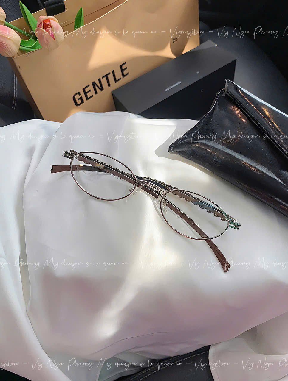 Kính GENTLE MONSTER bạc đính đá trái tim - K15 ( FULLBOX , KHĂN )