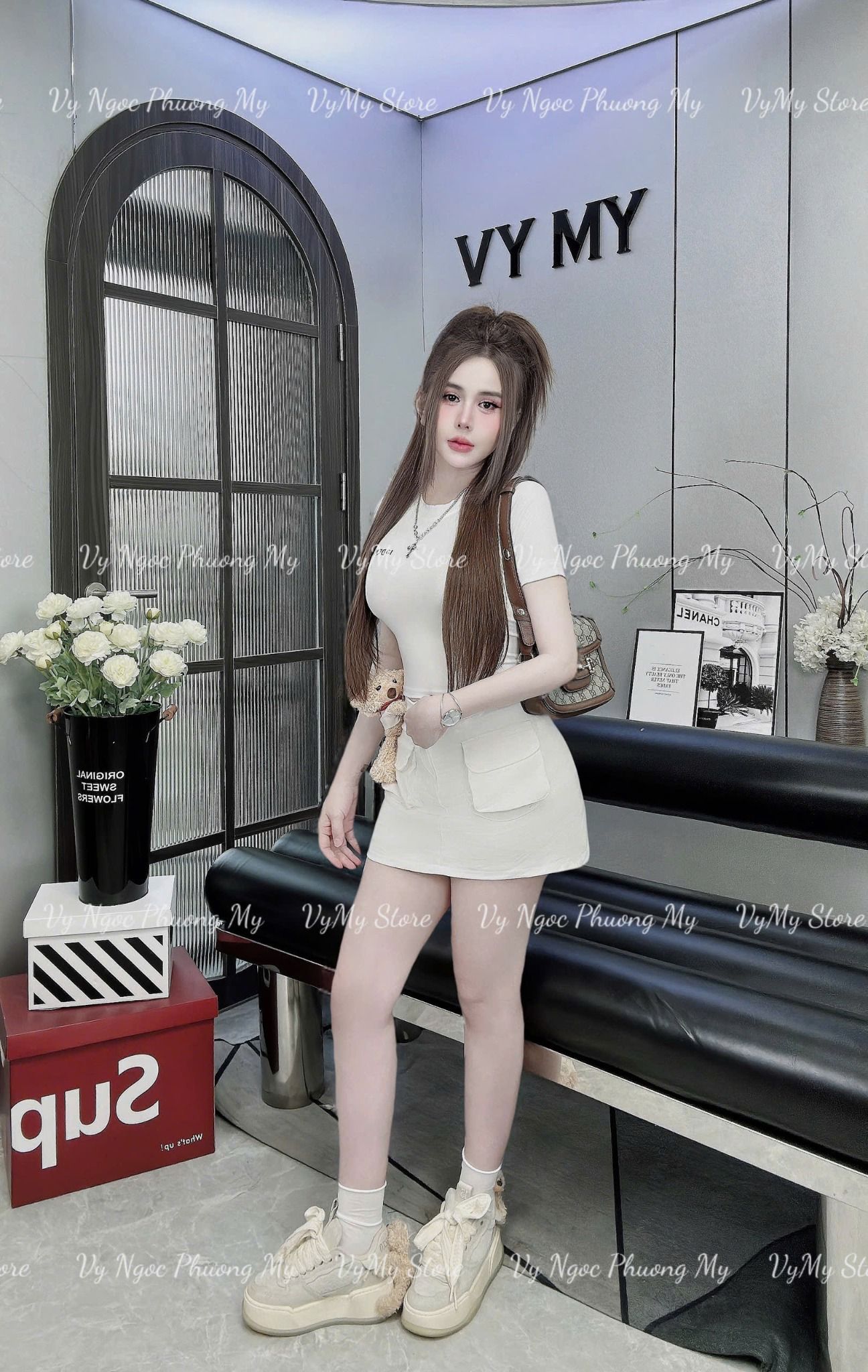 Set 3 món áo thun in chữ mix chân váy form A túi hộp kèm gấu - TRẮNG - M224 (S<66, M<70, L<72)