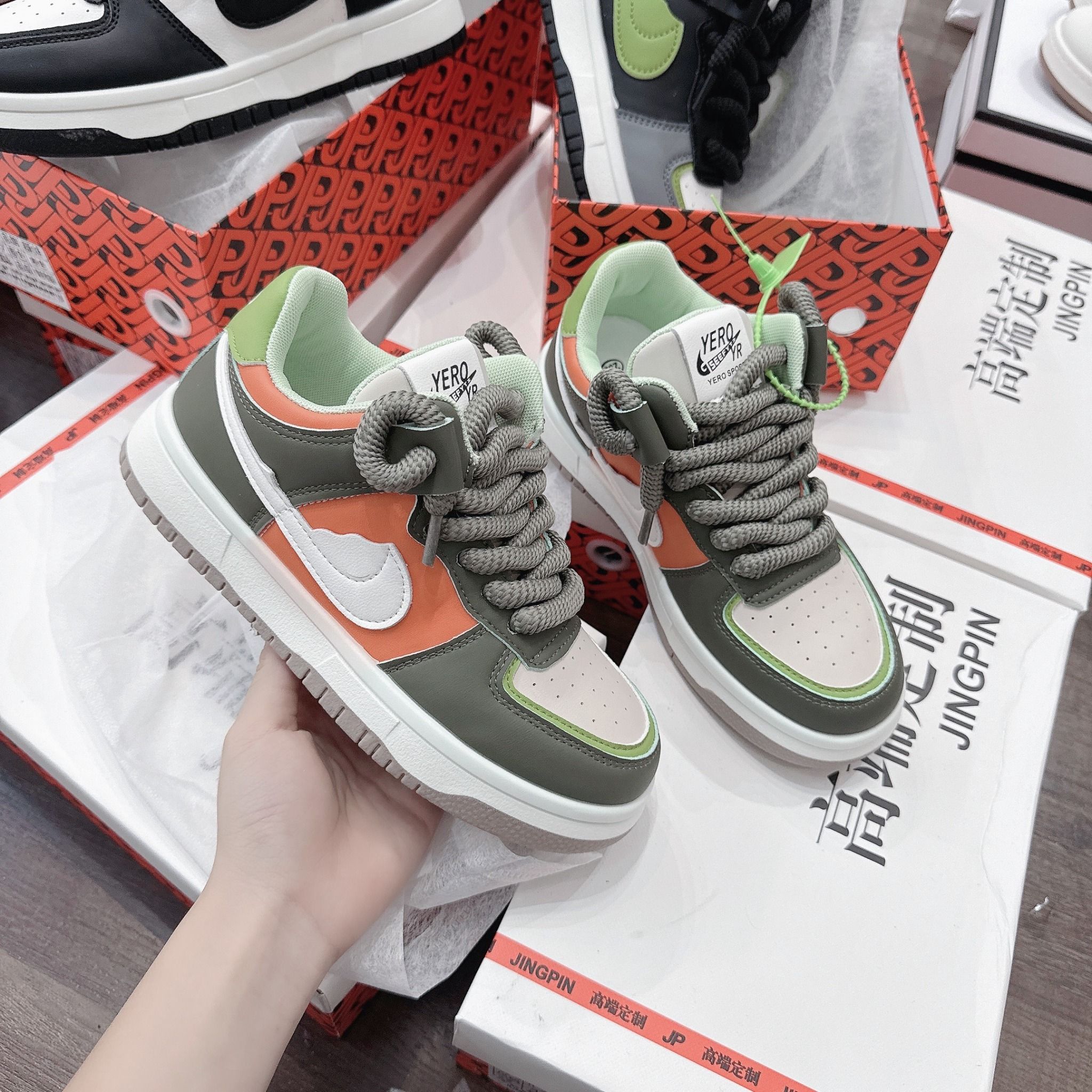 Giày thể thao NIKE phối dây màu cực xinh - RÊU - G286 ( TÍNH THEO MÀU DÂY )