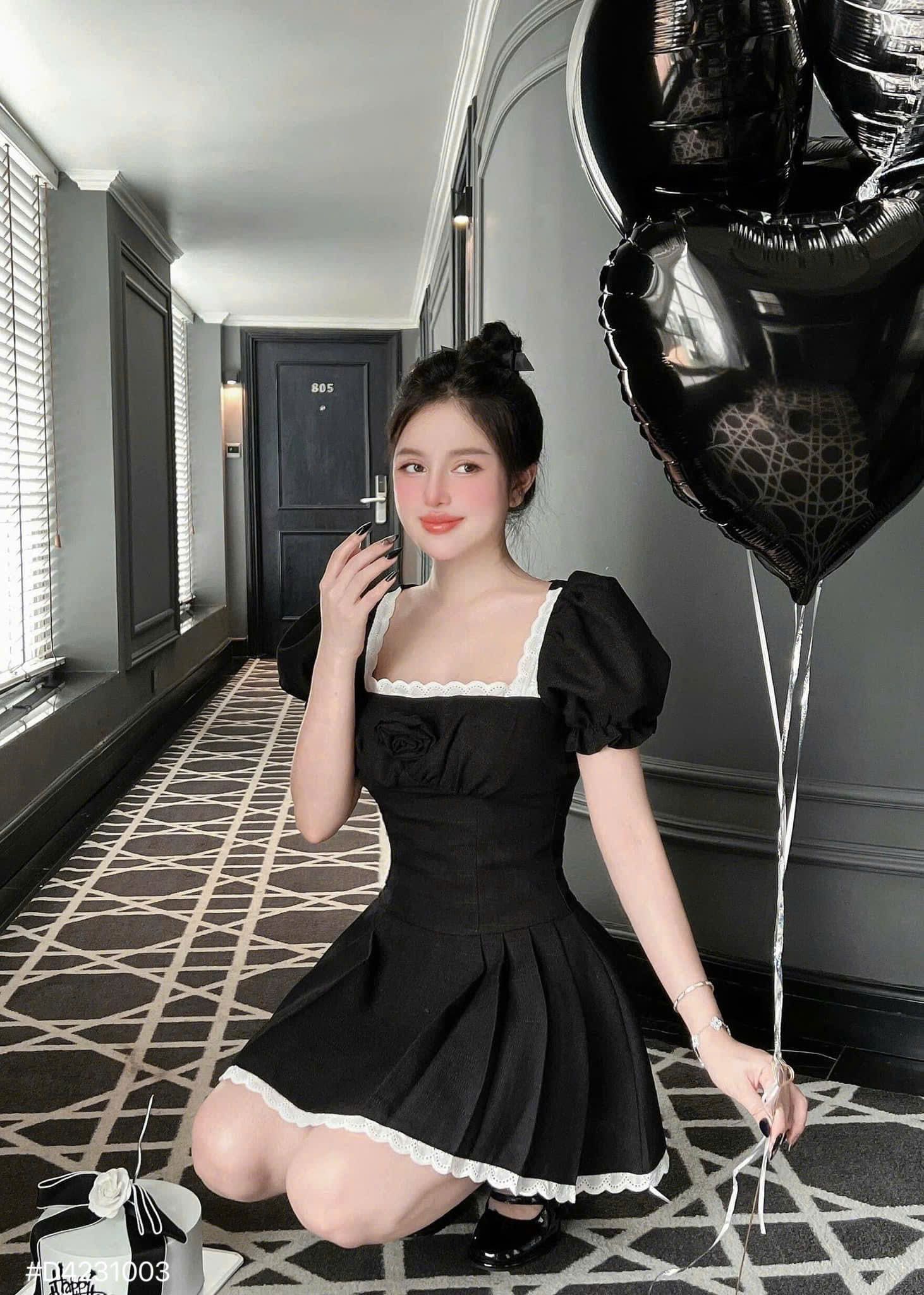 Đầm cổ vuông viền ren tay kiểu bồng dáng xòe - ĐEN - P640 ( S<66cm , M<70cm)