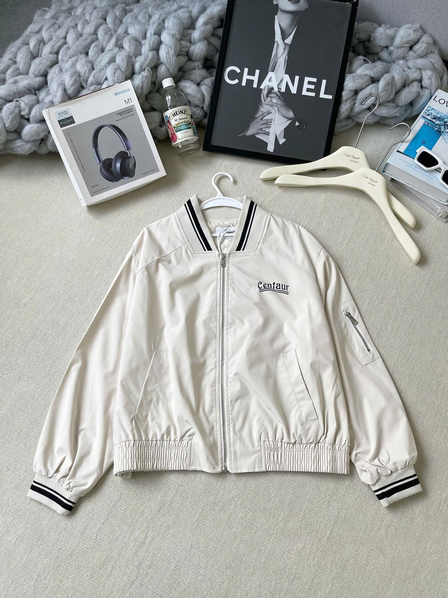Áo khoác bomber in chữ CENTAUR hàng QCCC kèm bao+móc - KEM - S108