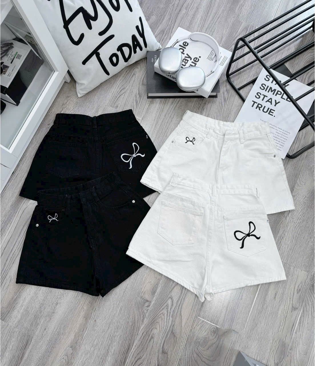 Quần short jean đùi thêu nơ túi sau siêu xinh - TRẮNG - H137 ( eo S<64, M<68, L<72 )( HÀNG SALE KH ĐỔI TRẢ )