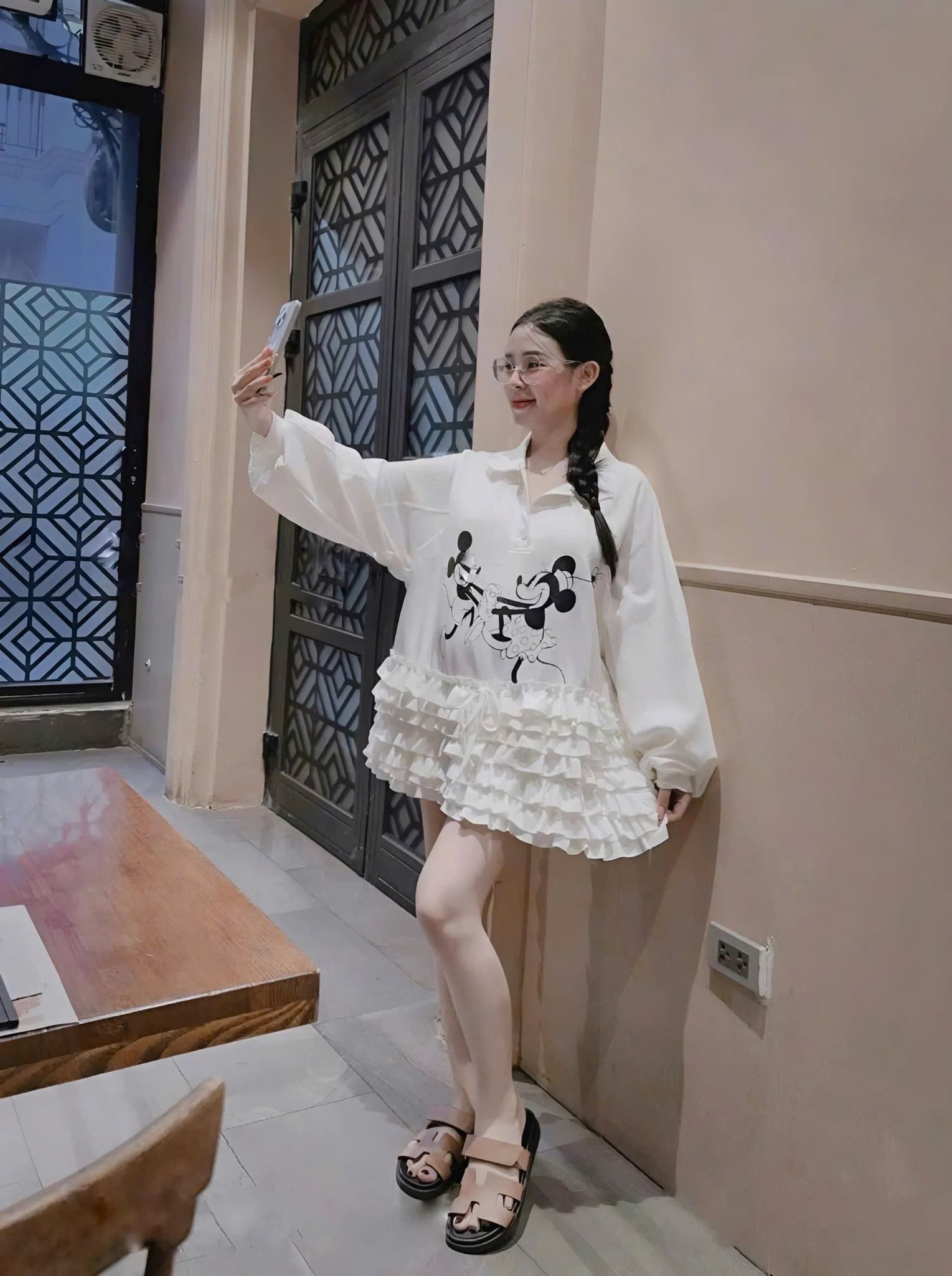 Đầm babydoll họa tiết Mickey phối bèo - TRẮNG - U556 ( S < 53 kg , M < 58 kg )