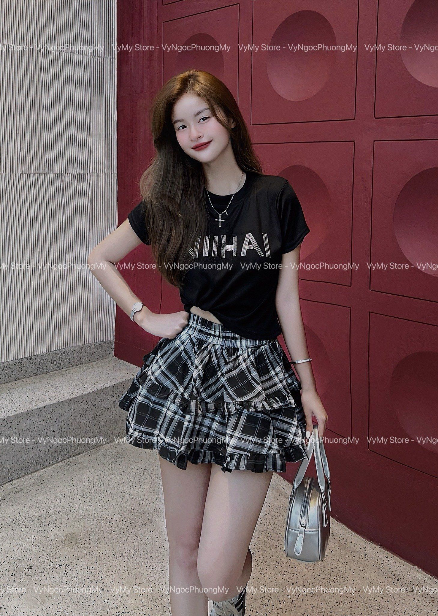 Set áo croptop NIHAI chữ đính đá mix chân váy xòe - ĐEN - H433