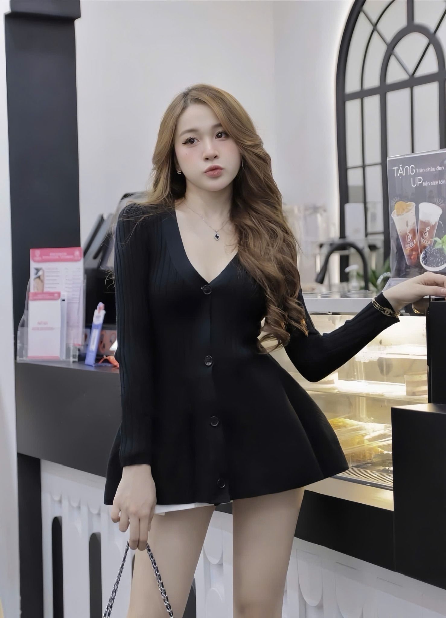 Đầm len tay dài cổ V siêu tôn dáng - ĐEN - P316