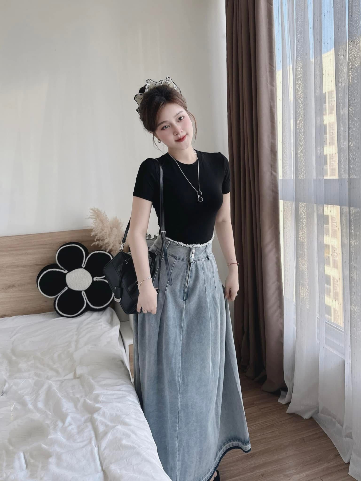 Set áo thun beauty mix chân váy jeans dài xếp ly - ĐEN - M146 ( eo S<68, M<72 )