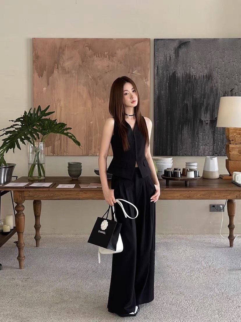 Set áo gile cổ V sát nách mix quần suông dài - ĐEN - H71 (S<64, M<68, L<72)