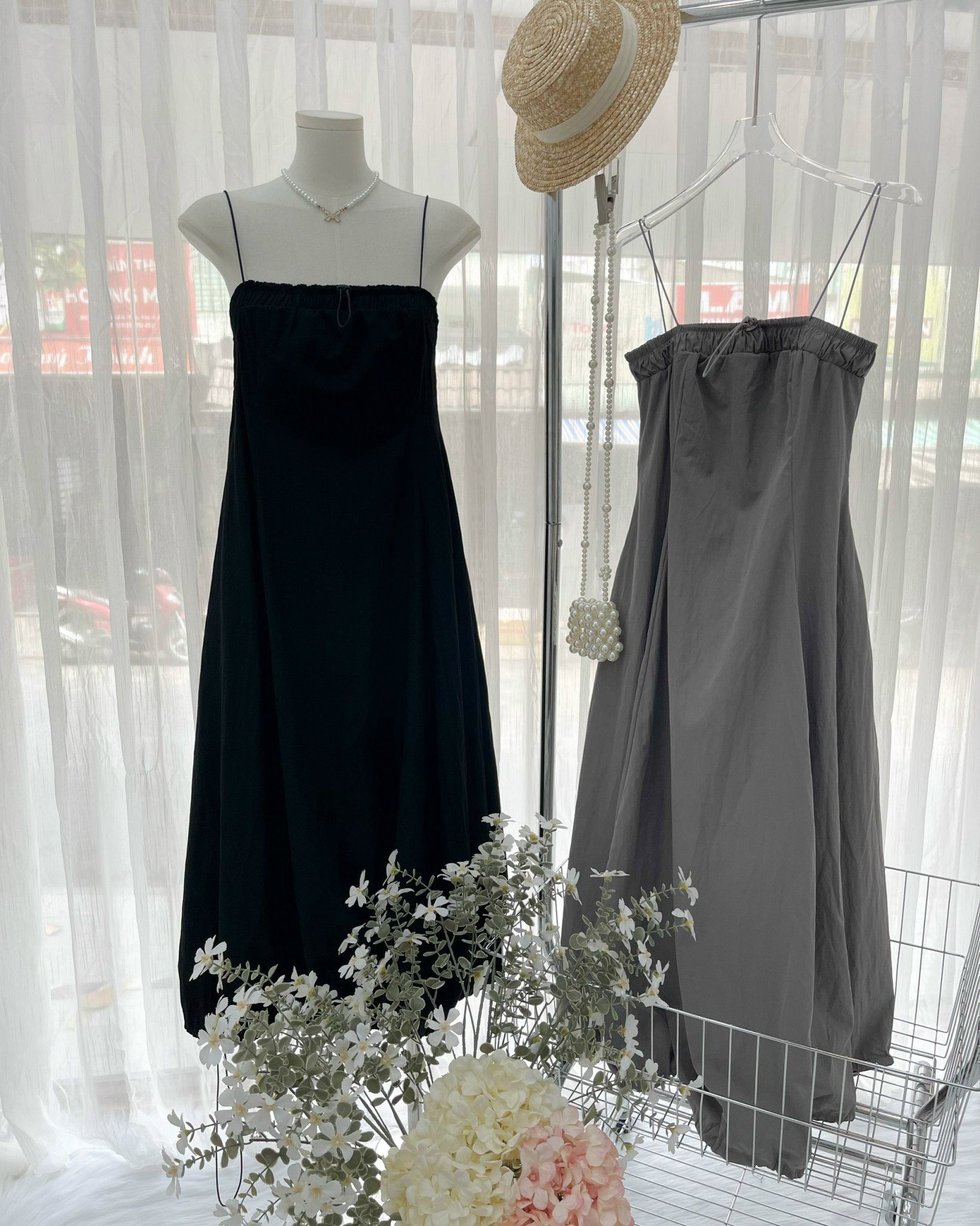 Váy maxi dáng bom phồng rút 2 dây cá tính - ĐEN - H343