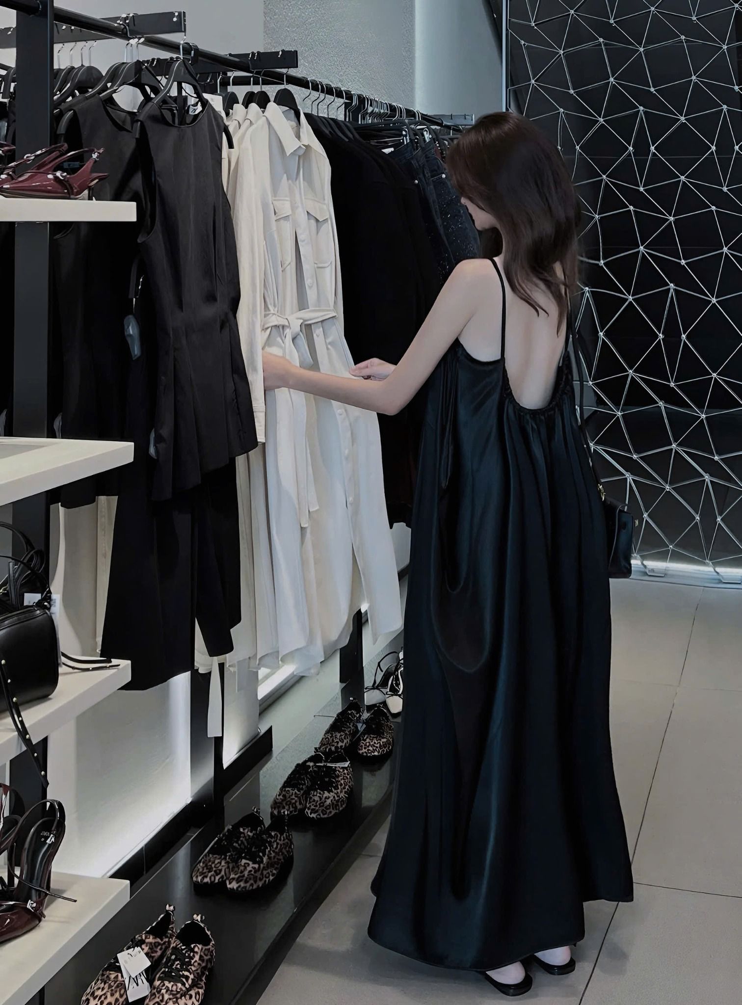 Đầm lụa form suông tùng bồng kiểu - ĐEN - U251