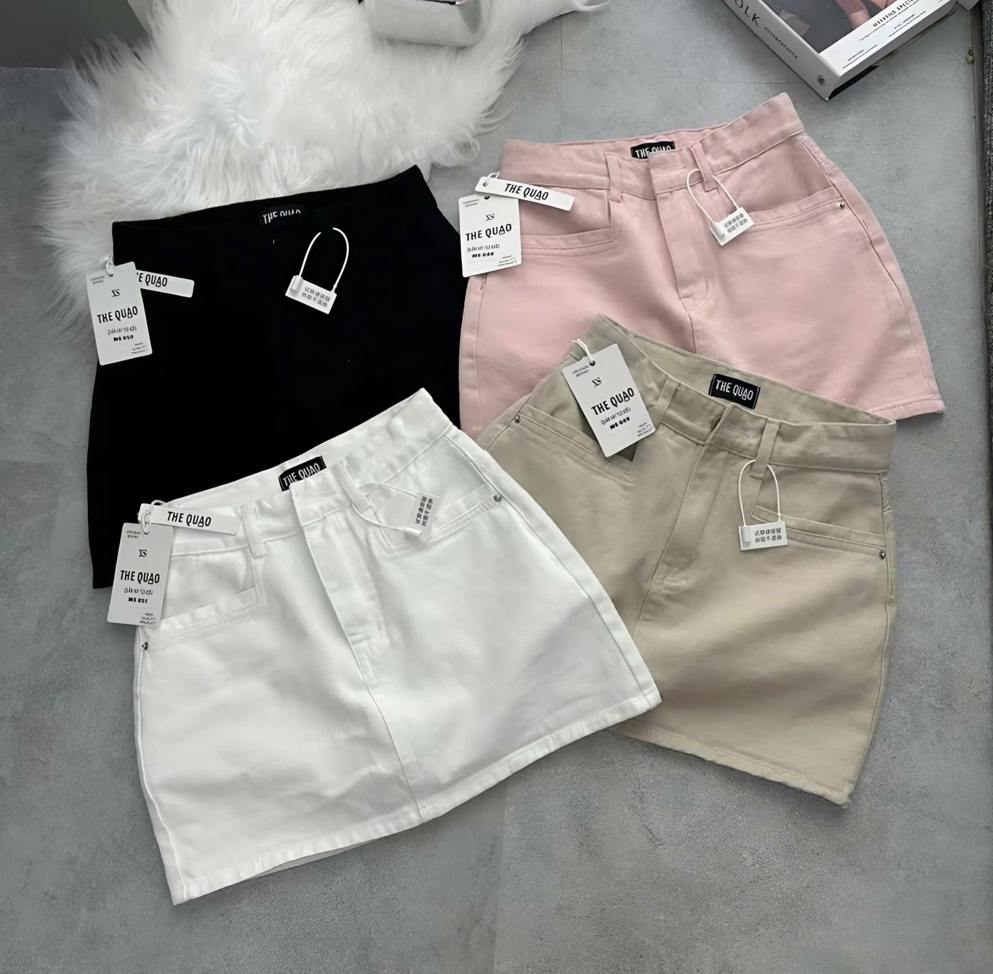 Chân váy kaki dáng ngắn có lót trong - TRẮNG - U342 (eo trên rốn S<66, M<70, L<74, XL<77)