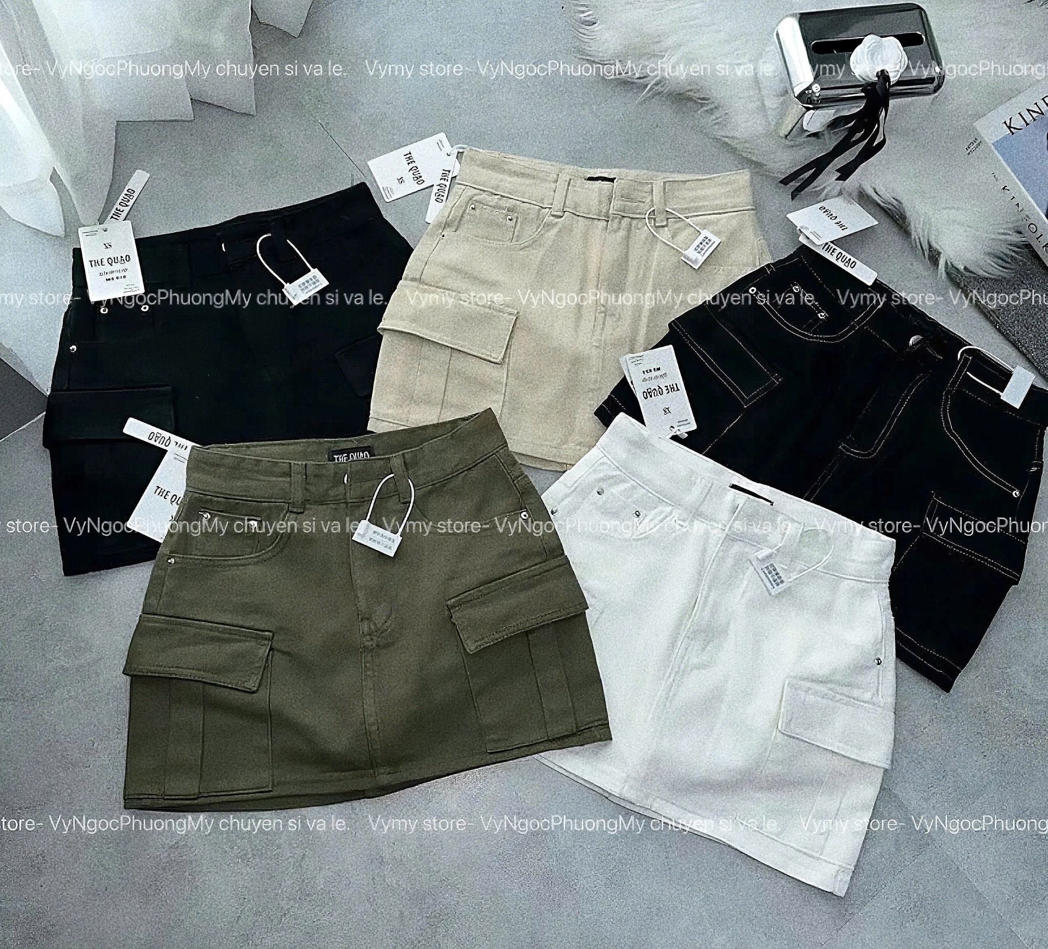 Chân váy kaki túi hộp 2 bên - ĐEN VIỀN TRẮNG - U500 (eo trên rốn S<66, M<70, L<74, XL<77)