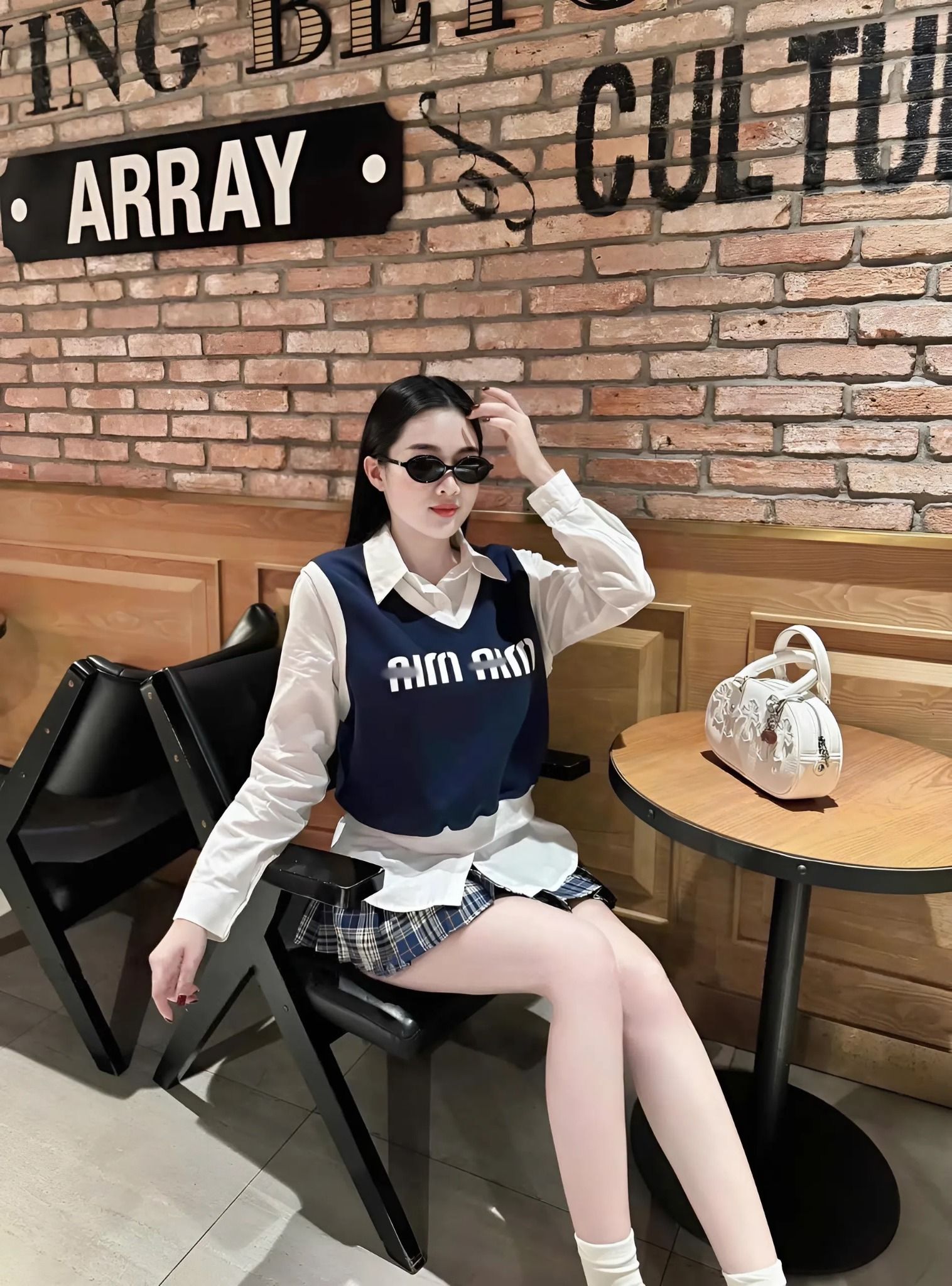 Set 3 món áo sơ mi trắng + gile cổ tim Miumiu mix chân váy caro - XANH - U596