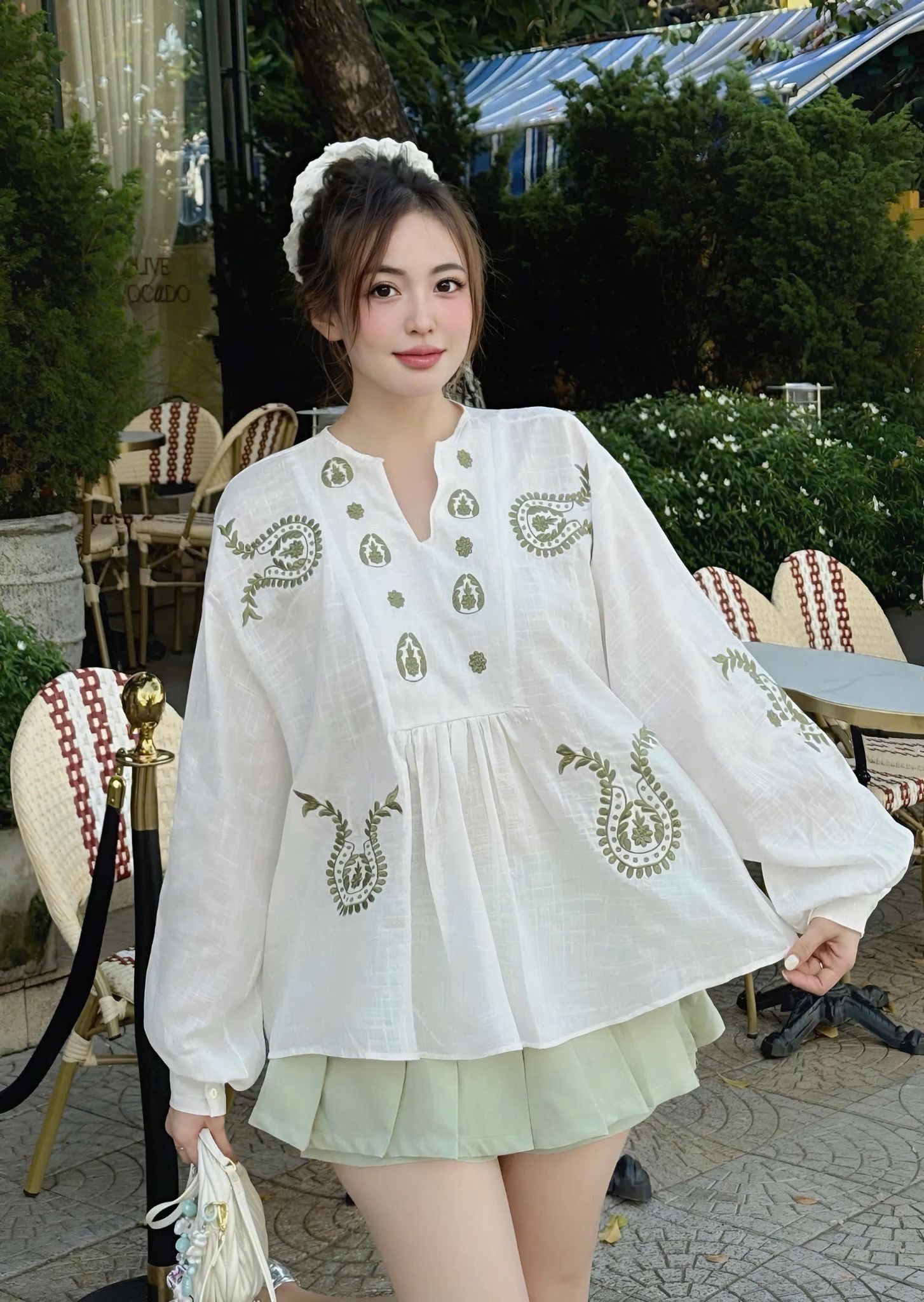 Set áo tay dài in hoa cổ xẻ mix chân váy xanh dáng ngắn - P99 (EO S<66, M<70)