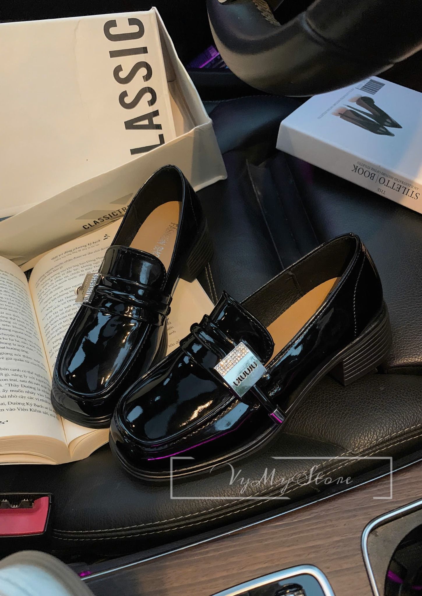 Giày lười da bóng tag MIUMIU hàng fullbox 5p - ĐEN - P143