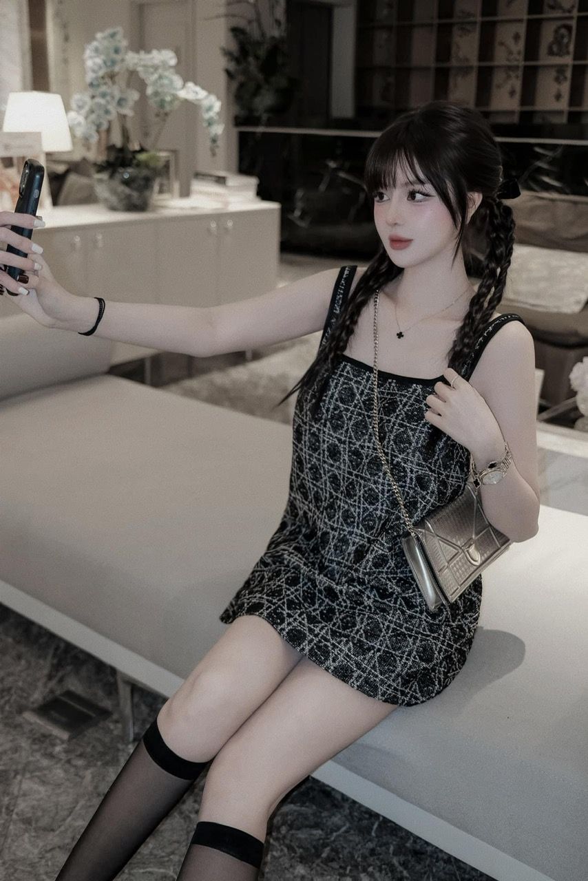 Váy 2s dạ suông ngắn form A dior - P244