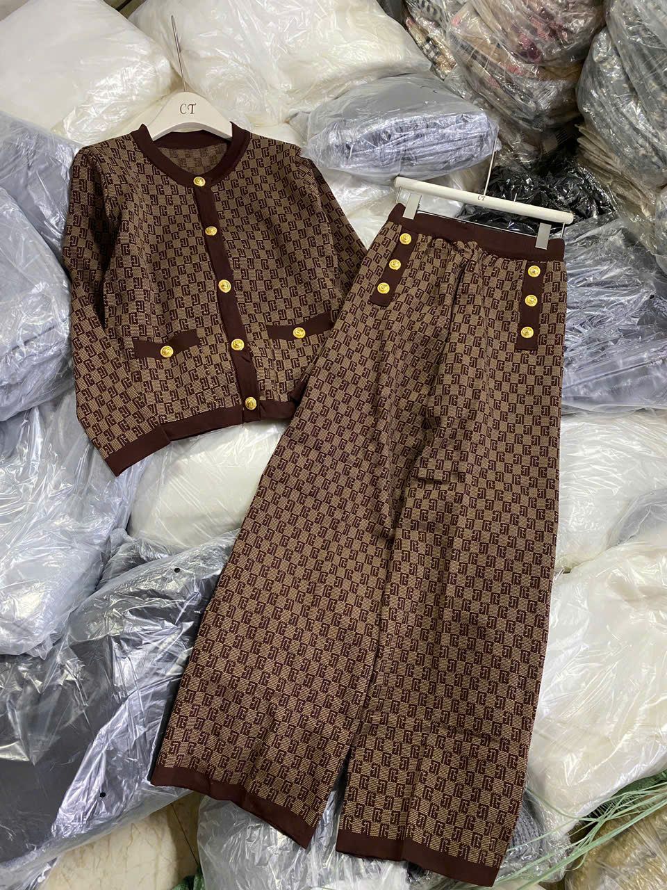 Set len gucci tay dài mix quần suông cao - NÂU - P282