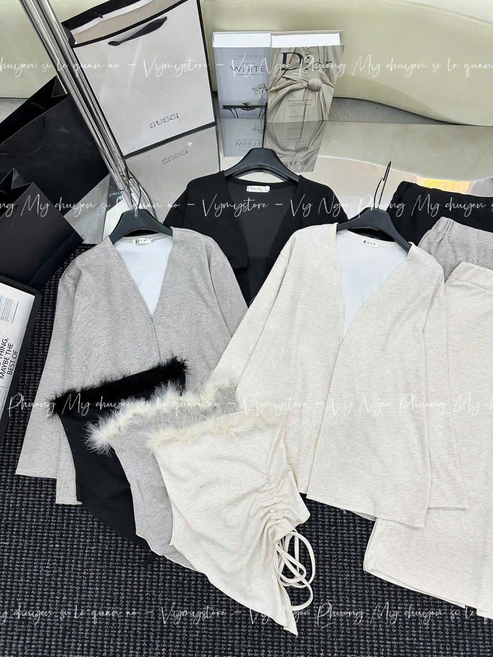 Set 3 món áo quây rút eo viền lồng mix chân váy dài xẻ kèm áo khoác ngoài - XÁM - P568