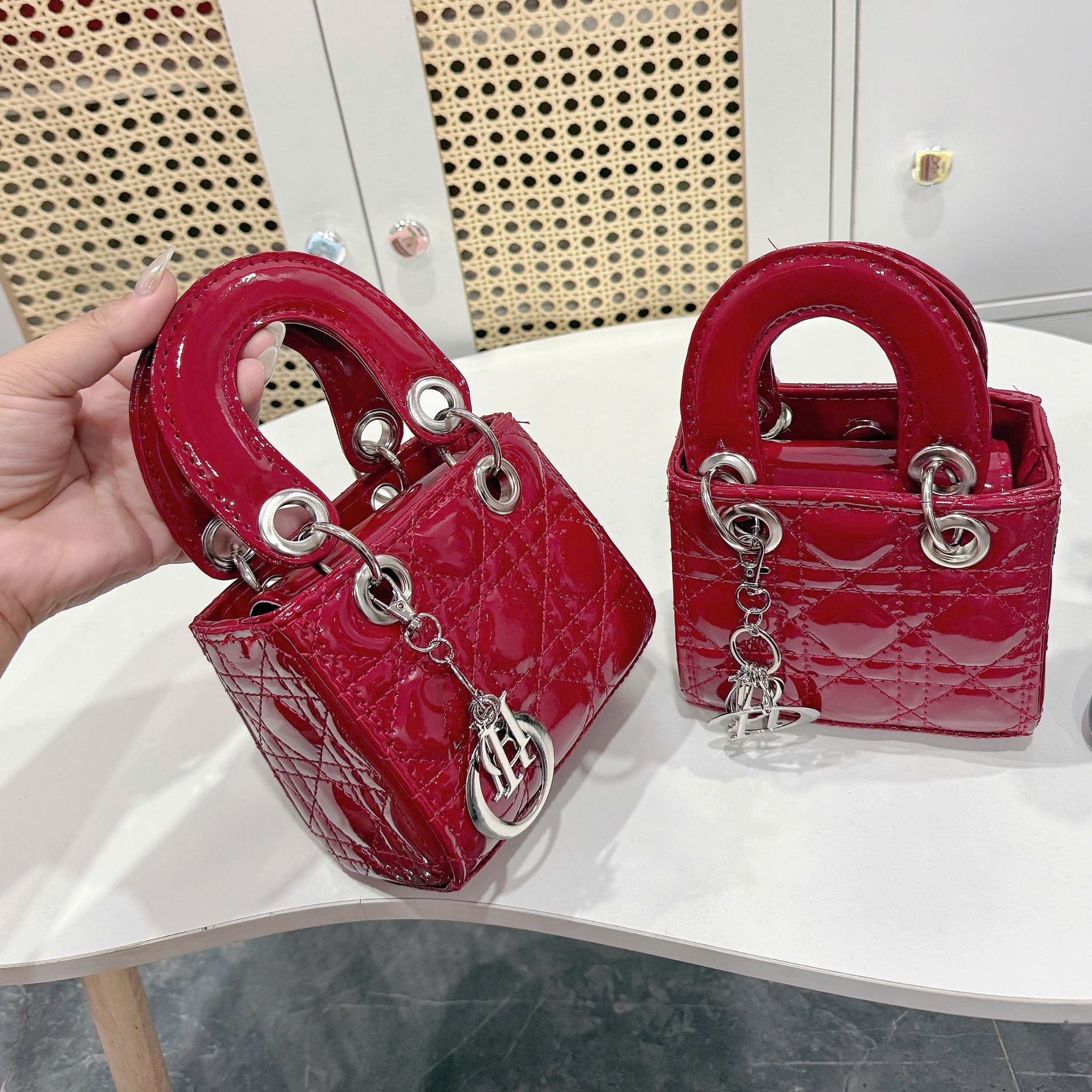 Túi xách mini ô trám dior kèm dây da bóng - ĐỎ - A12 (12x14cm)