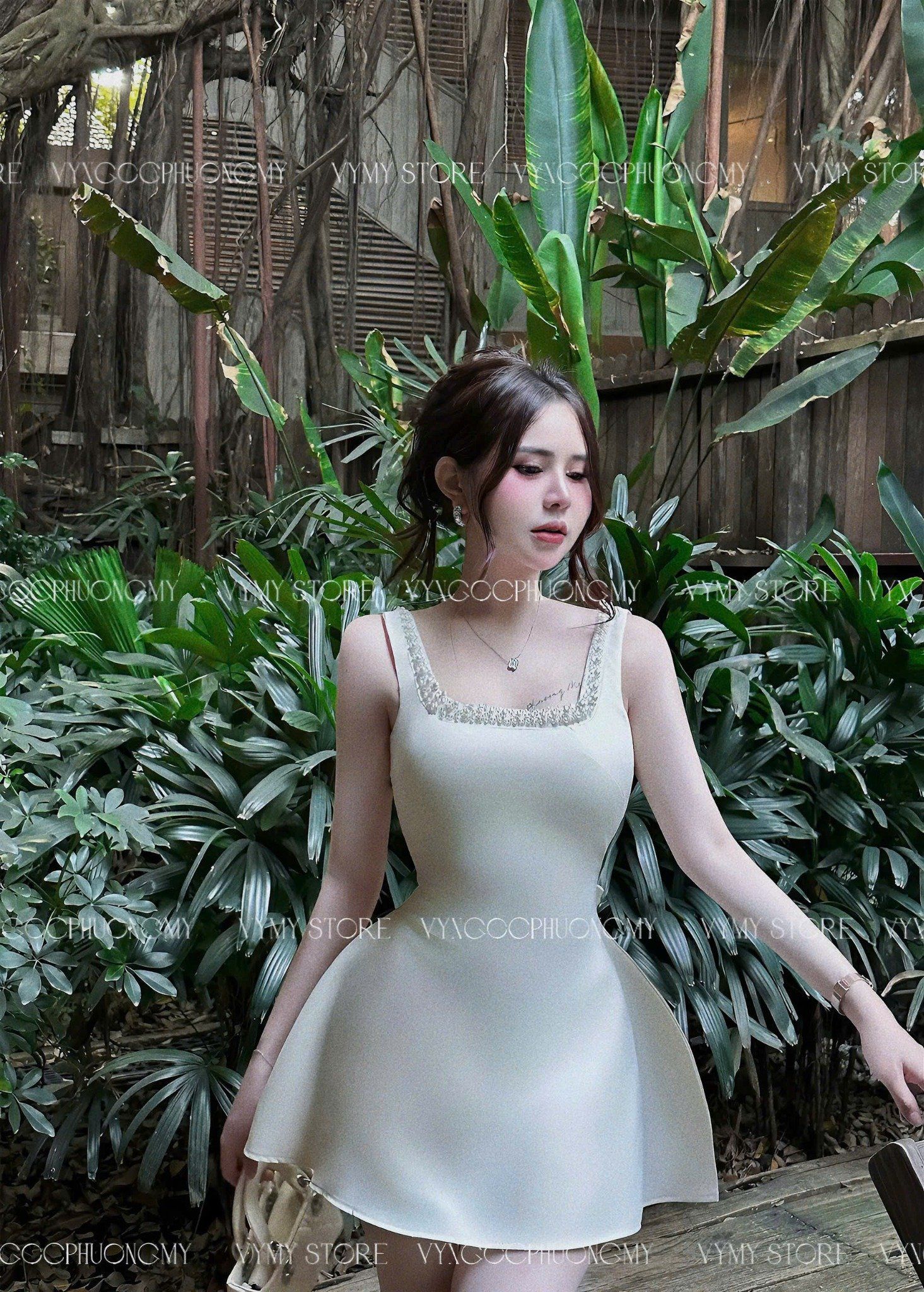 Đầm hai dây cổ U viền ngọc xẻ lưng v đính nơ rời cao cấp - Z337 (eo S<66, M<70, L<74)