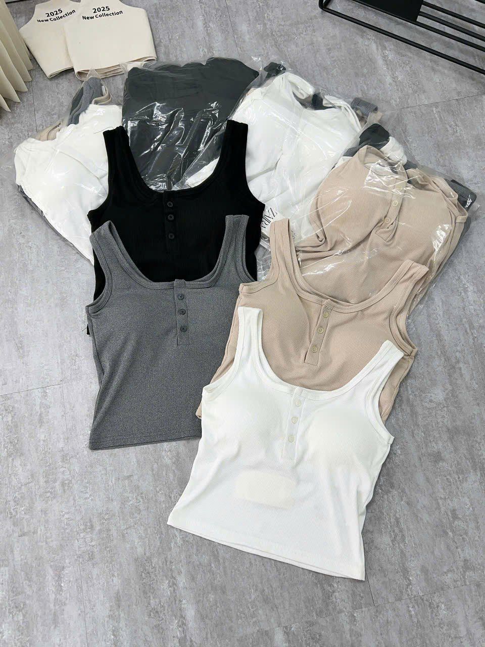 Combo 4 áo hai dây bản lớn cổ u đính nút có mút ngực - M251
