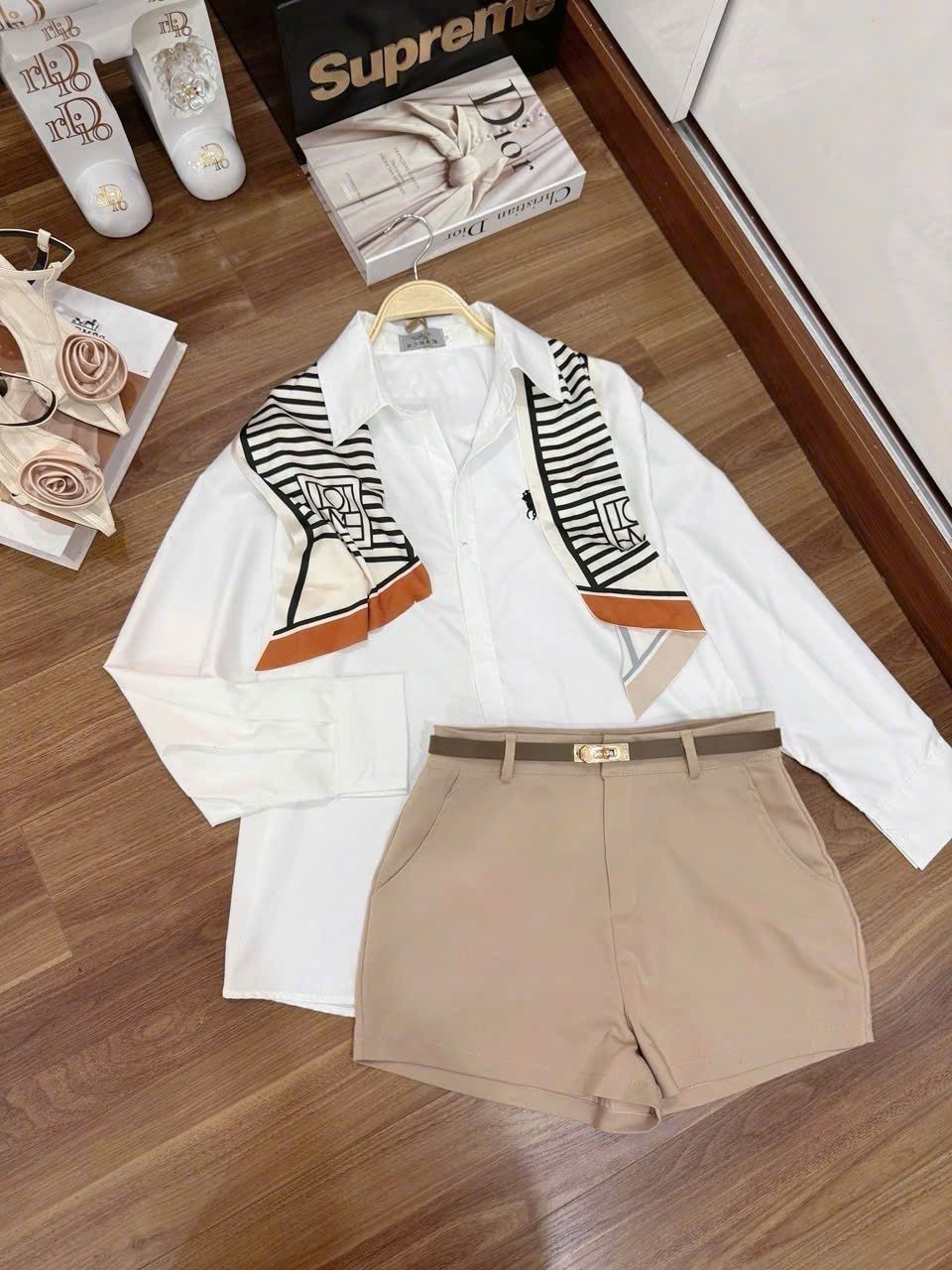 Set 4 món áo sơ mi thêu ngựa polo mix quần short tặng kèm nịt + choàng - V167 ( eo S<66, M<70, L<74 )