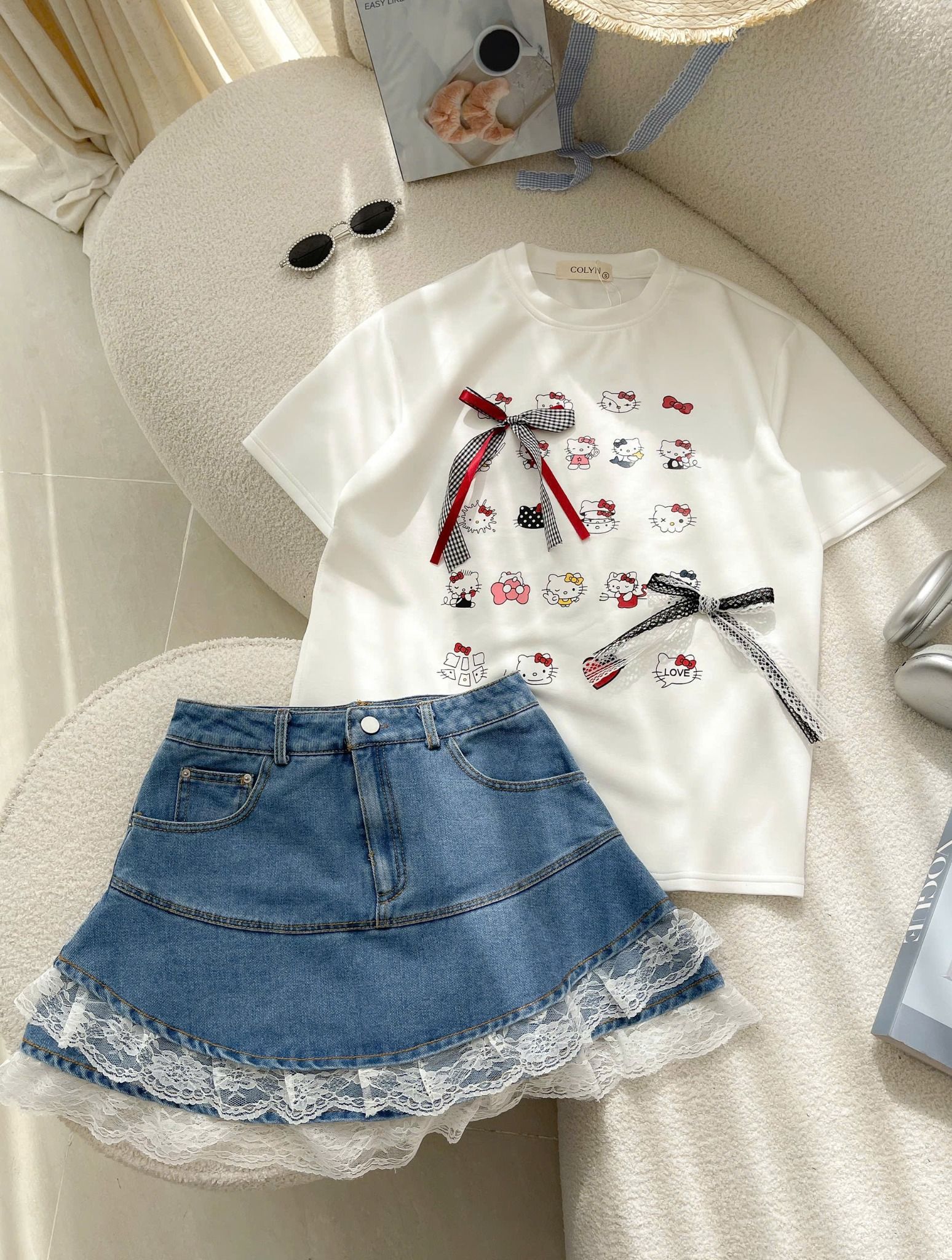 Set áo phông hello kitty đính nơ mix chân váy bò chân xòe phối ren - XANH - V294 (eo S<68, M<72) / TÍNH MÀU VÁY