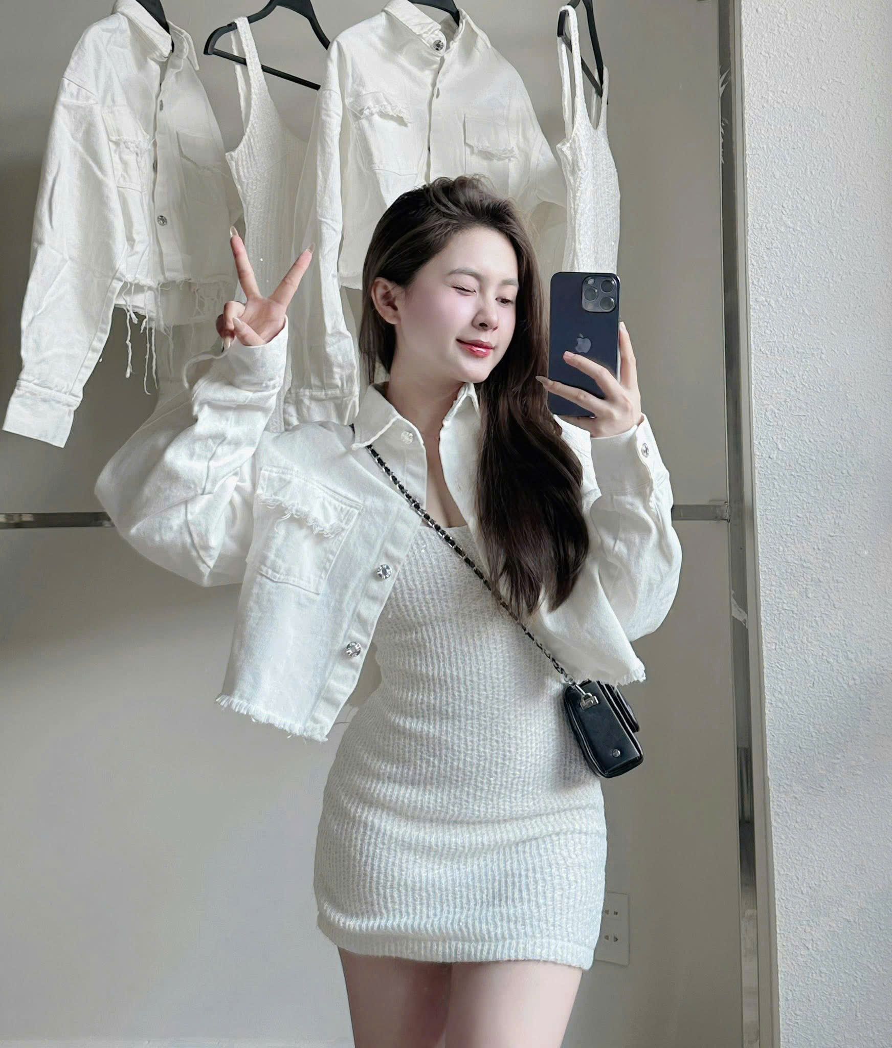 Set 2 món đầm body hở lưng đan dây kèm khoác bò croptop - H46