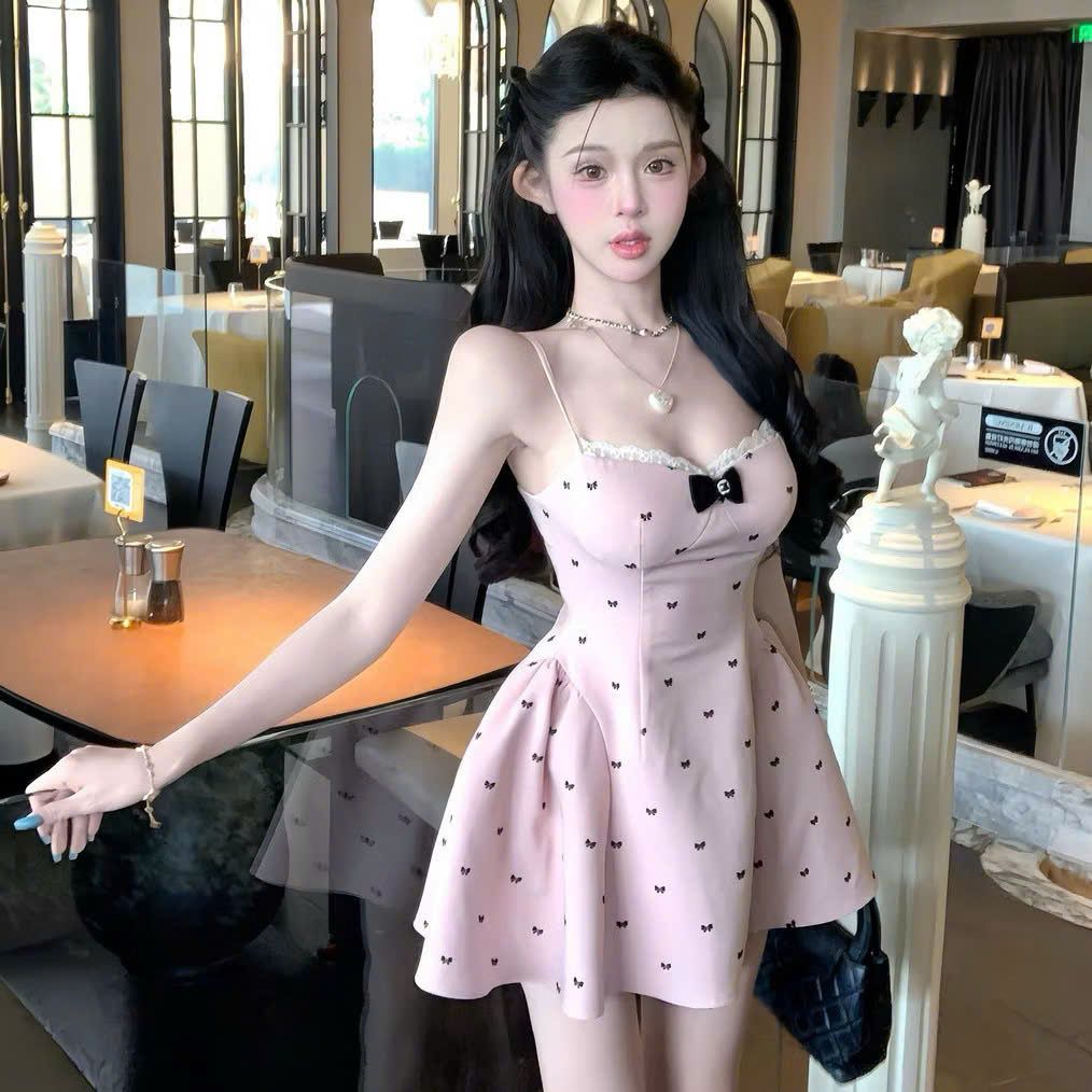 Đầm hai dây viền ren hở lưng dáng xòe họa tiết nơ - HỒNG - H78 ( eo S<68, M<72 )