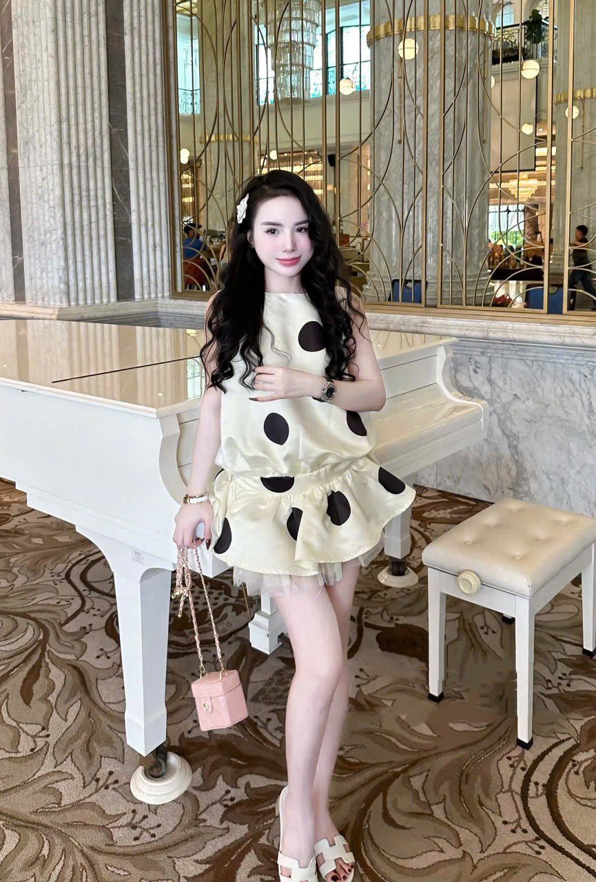 Đầm sát nách chấm bi tùng xòe siêu hot - H89 (eo S<70, M<74 tính eo dưới )