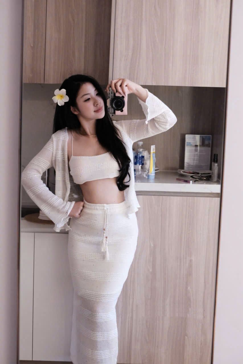 Set 3 món áo hai dây dáng ngắn kèm khoác mix chân váy - KEM - H222