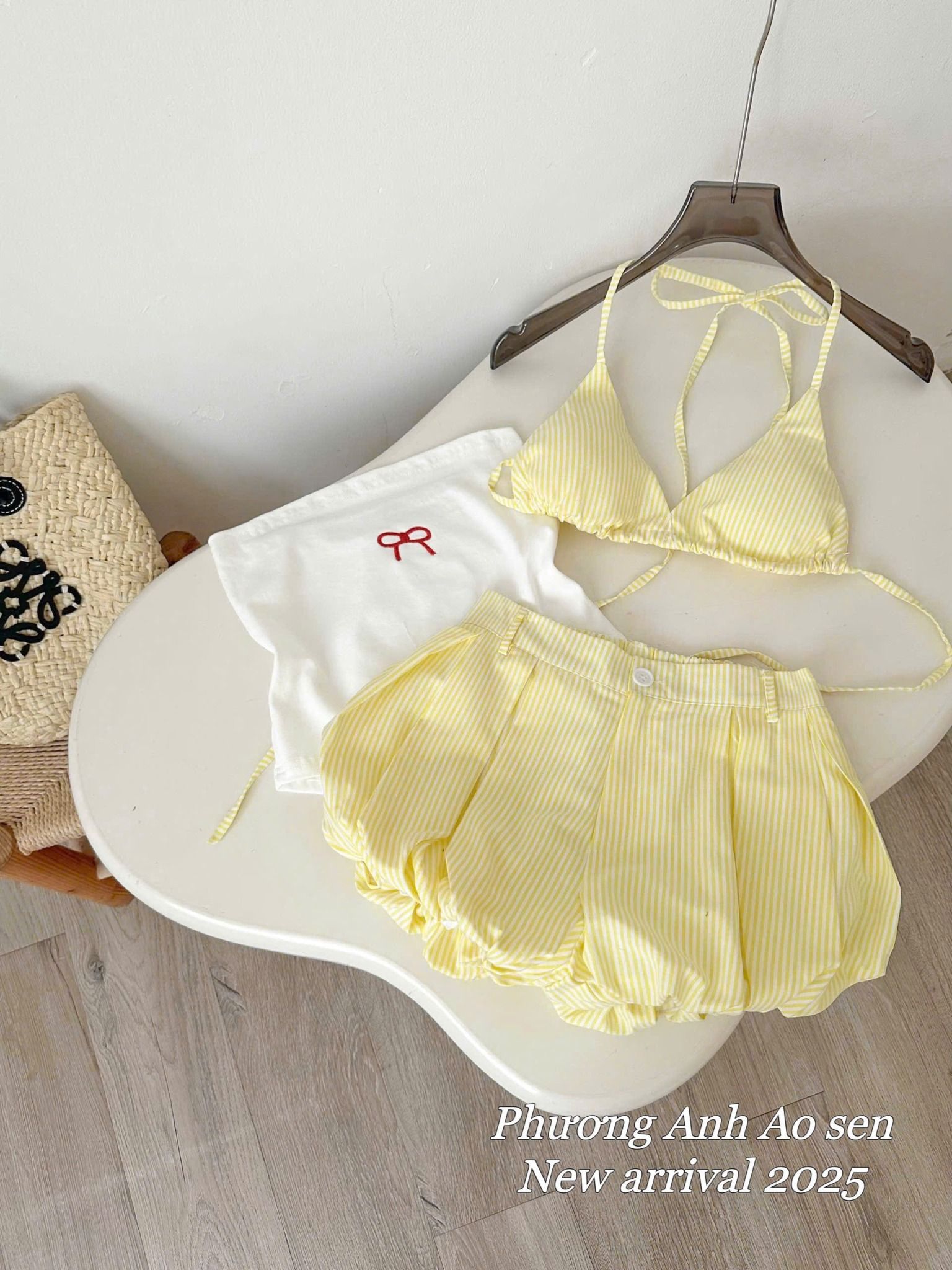 Set 3 món áo bikini mix quần dáng bí kèm áo quây thêu nơ dễ thương - VÀNG - H245 (EO S<68, M<72)
