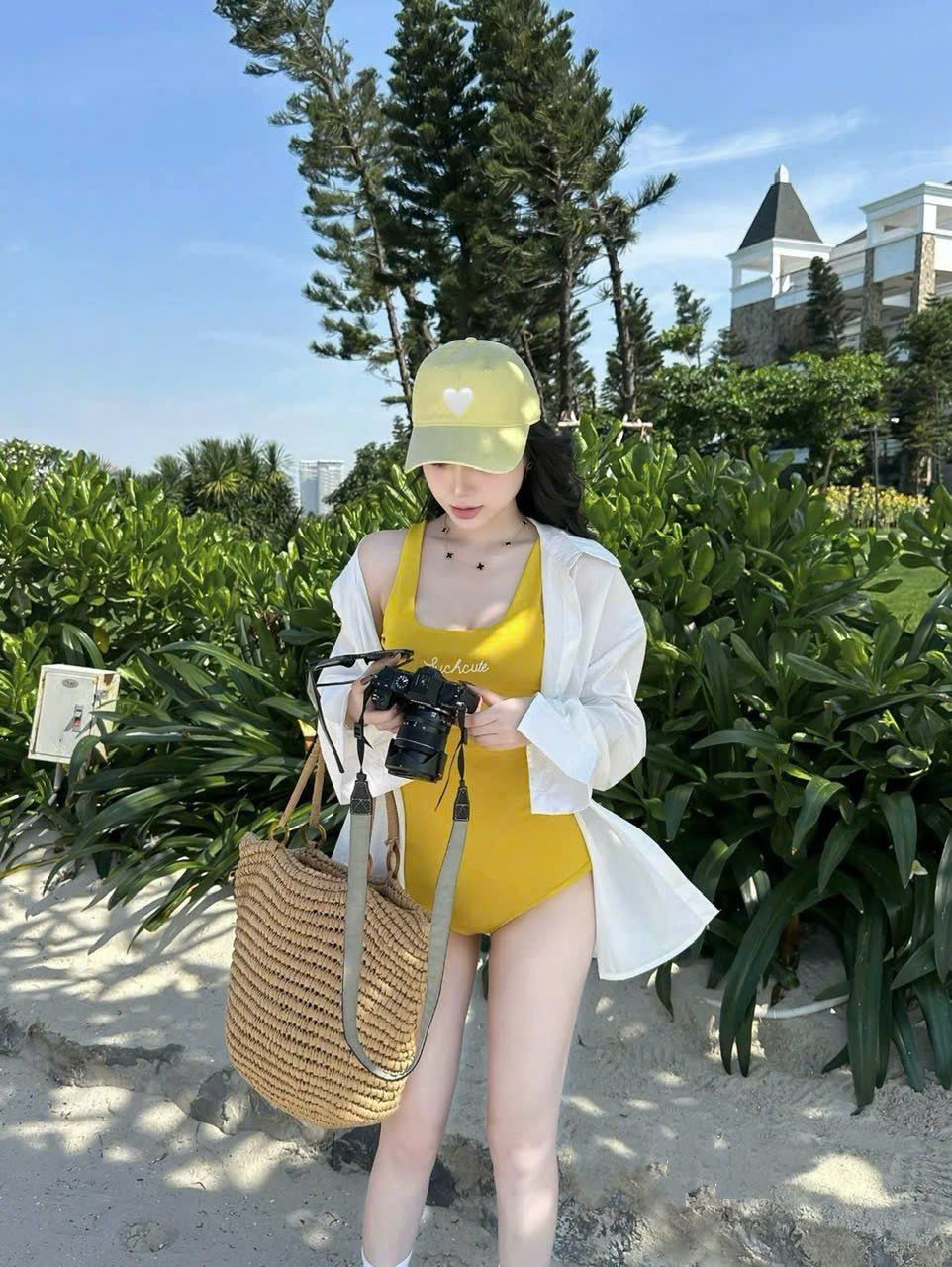 Set 2 món bikini liền thân vàng kèm khoác sơ mi - H278 - HÀNG SALE LỖ KO ĐỔI TRẢ DƯỚI MỌI HÌNH THỨC
