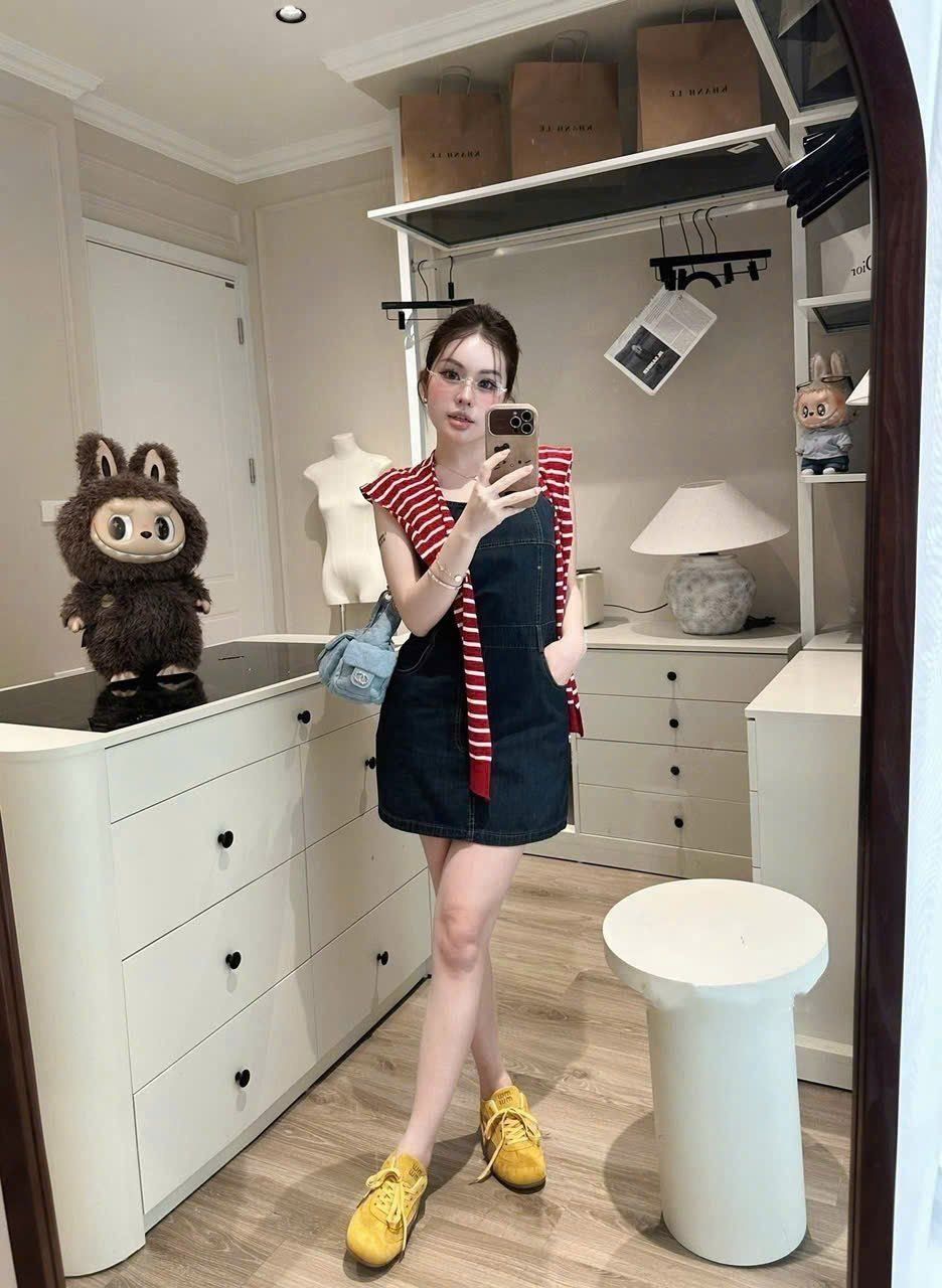 Set váy bò hai dây kèm khăn kẻ đỏ siêu hot - H366 (eo S<68, M<72)