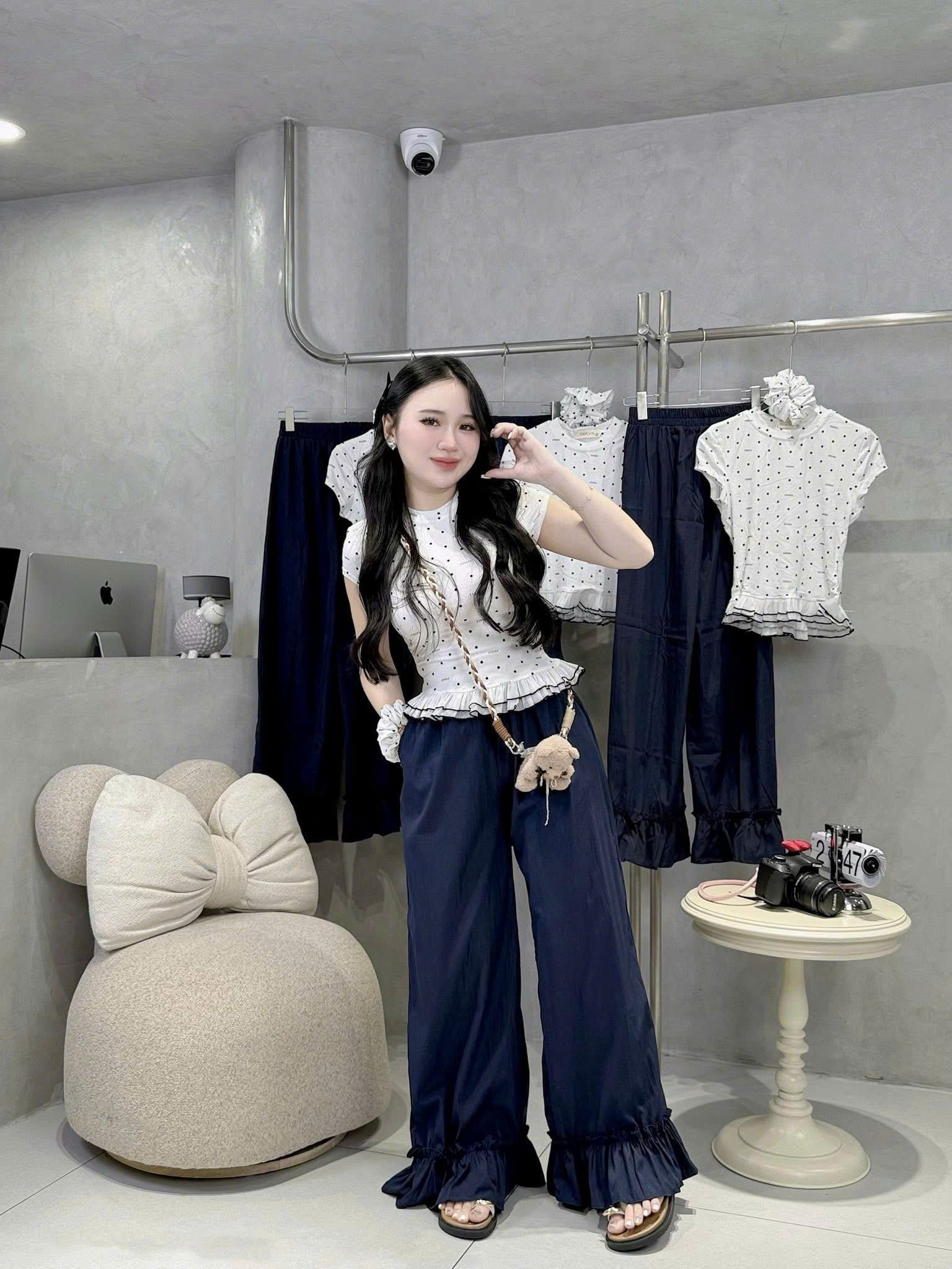 Set áo cộc tay chấm bi viền bèo mix quần suông kèm buộc tóc - T74( HÀNG SALE KHÔNG HỔ TRỢ ĐỔI TRẢ )